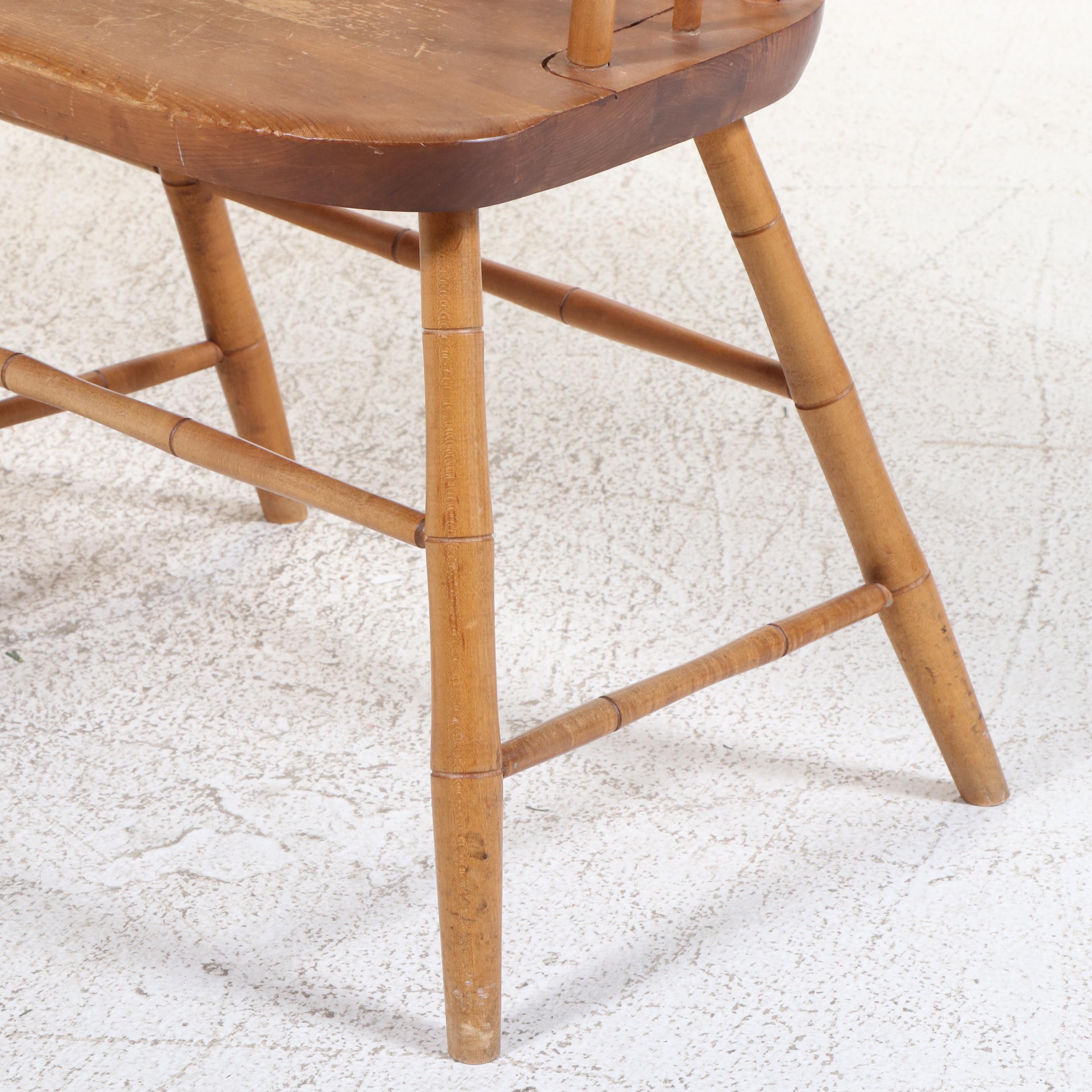 American Colonial Style Spindle-Back Bench, 20th Century