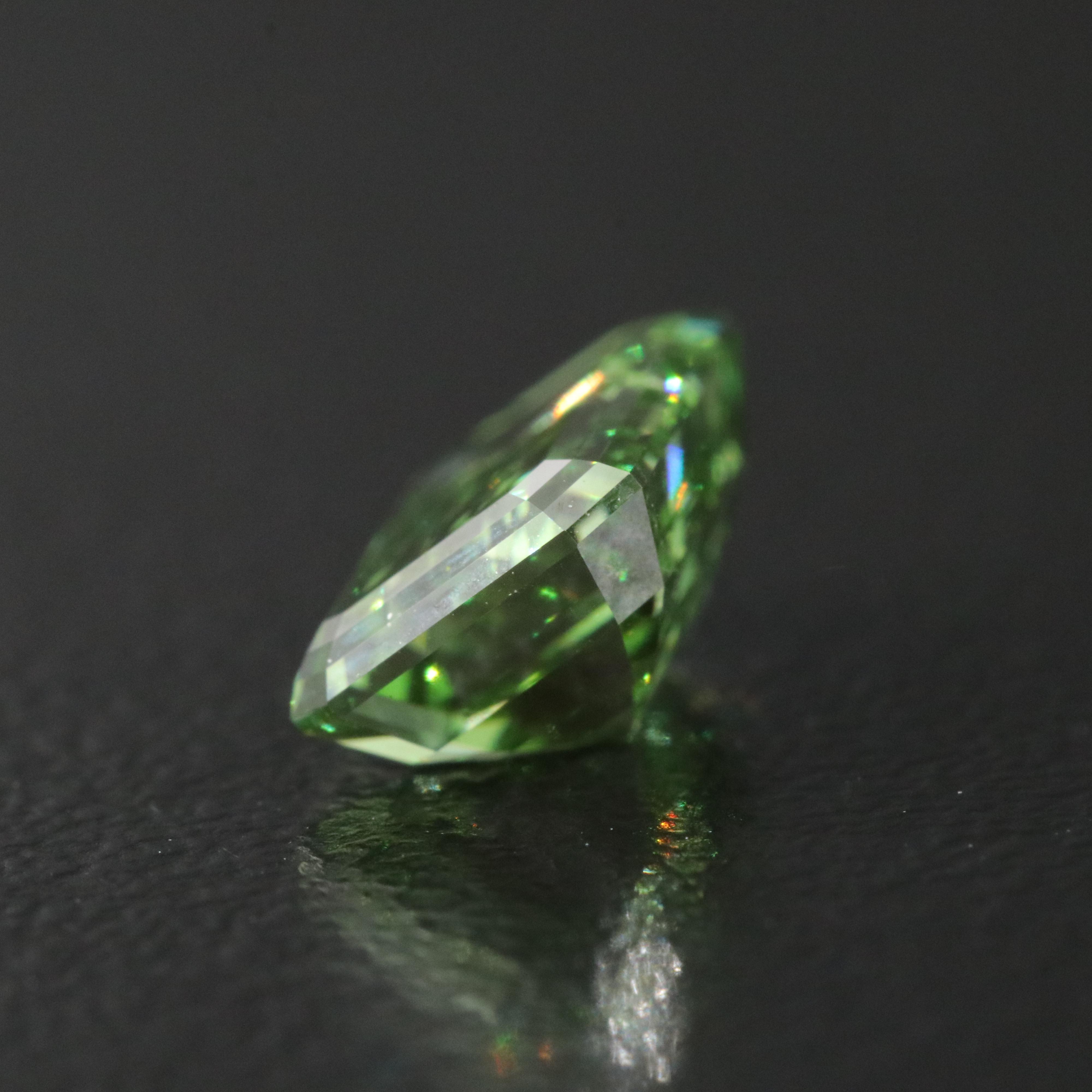 Loose 2.22 CT Fancy Vivid Green Lab Grown Diamond with IGI Report