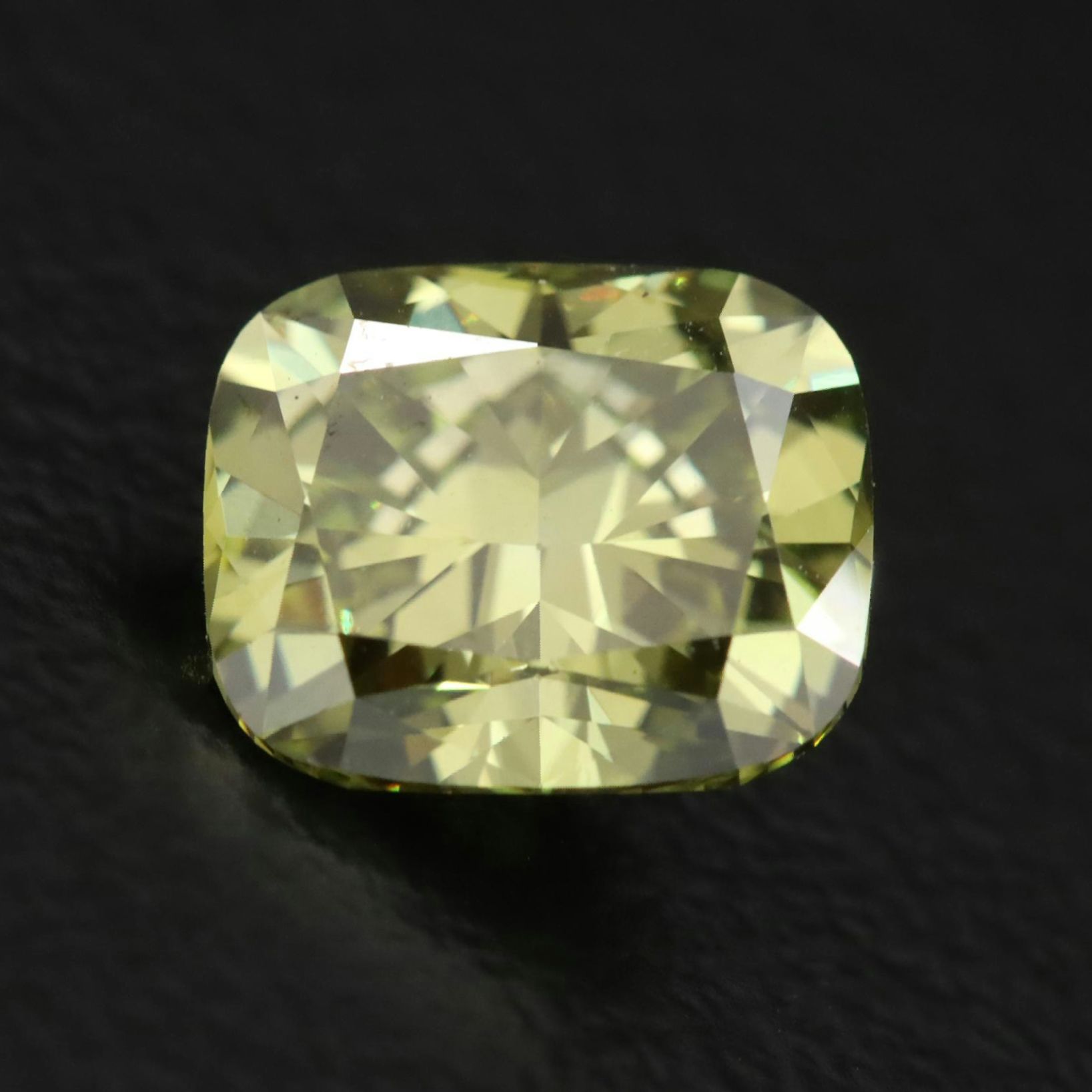 Loose 1.74 CT Fancy Vivid Green Lab Grown Diamond with IGI Report