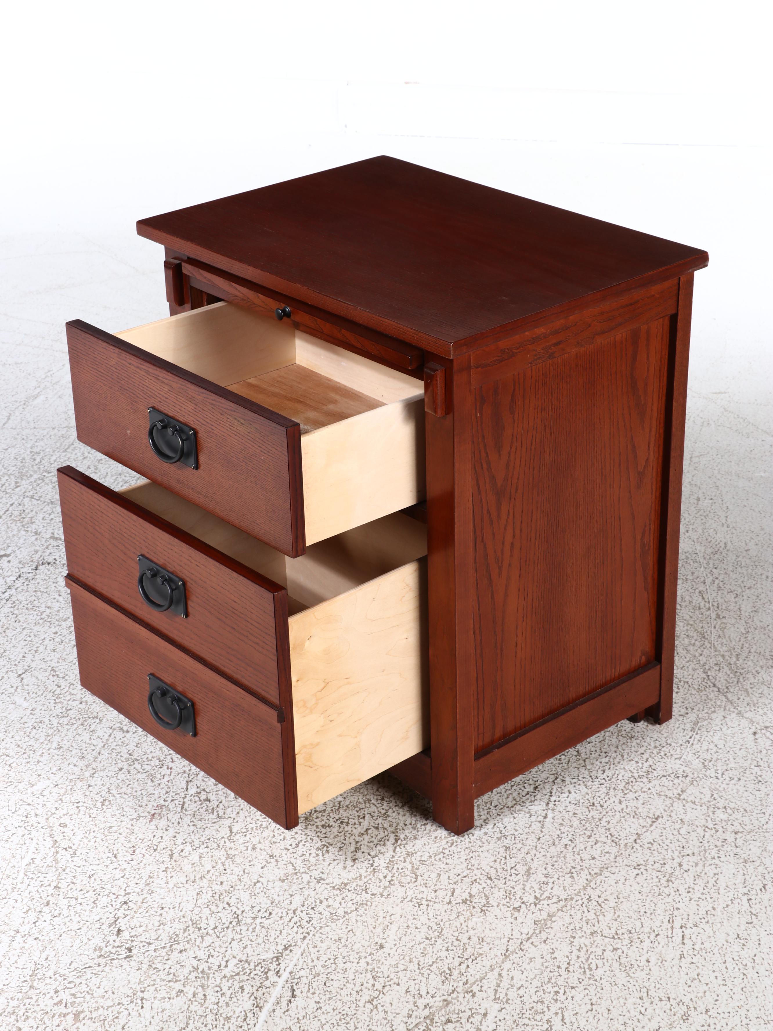 Pair of Delsa Muebles Mission Style Oak Veneer Three-Drawer Nightstands