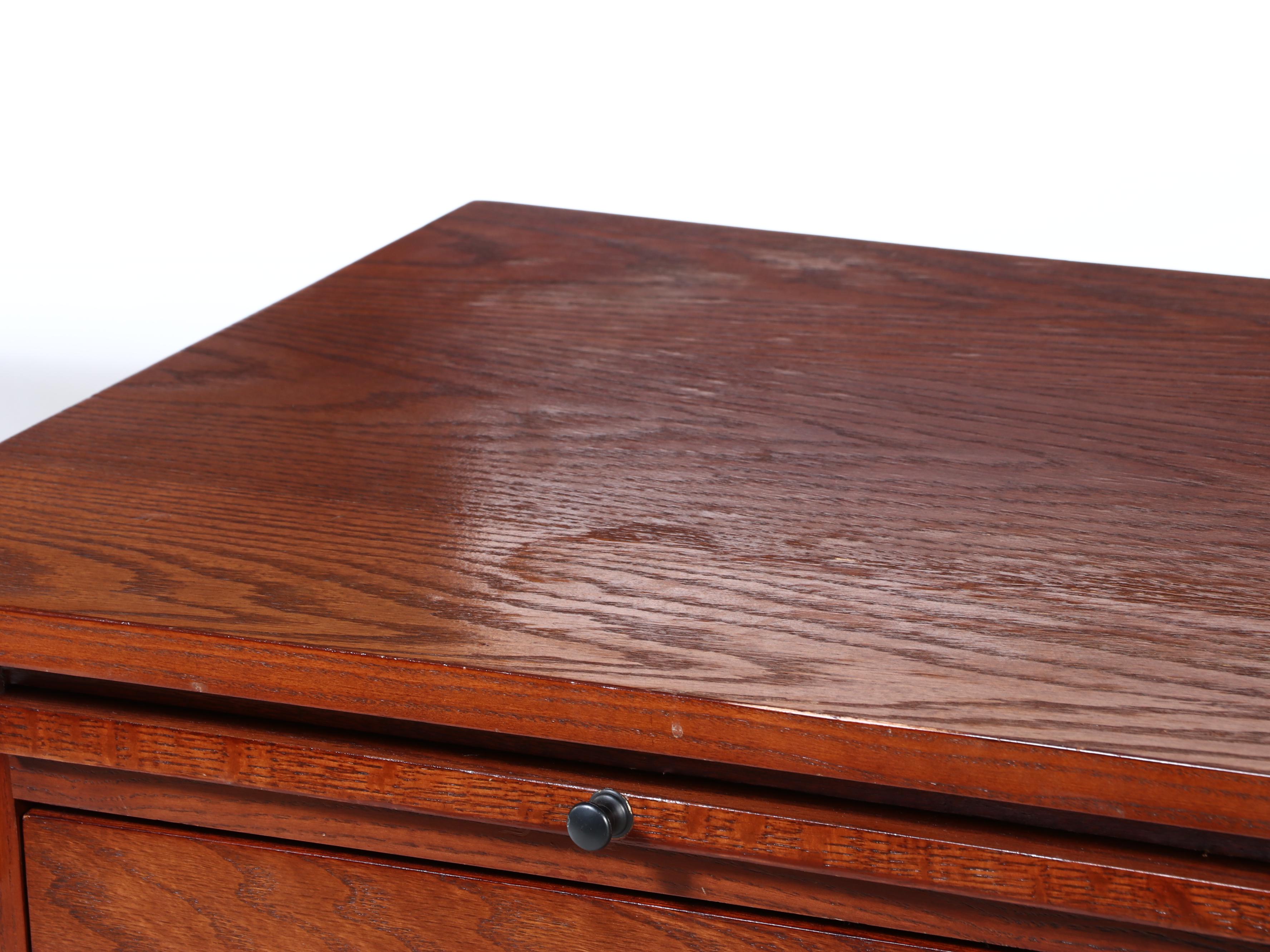 Pair of Delsa Muebles Mission Style Oak Veneer Three-Drawer Nightstands