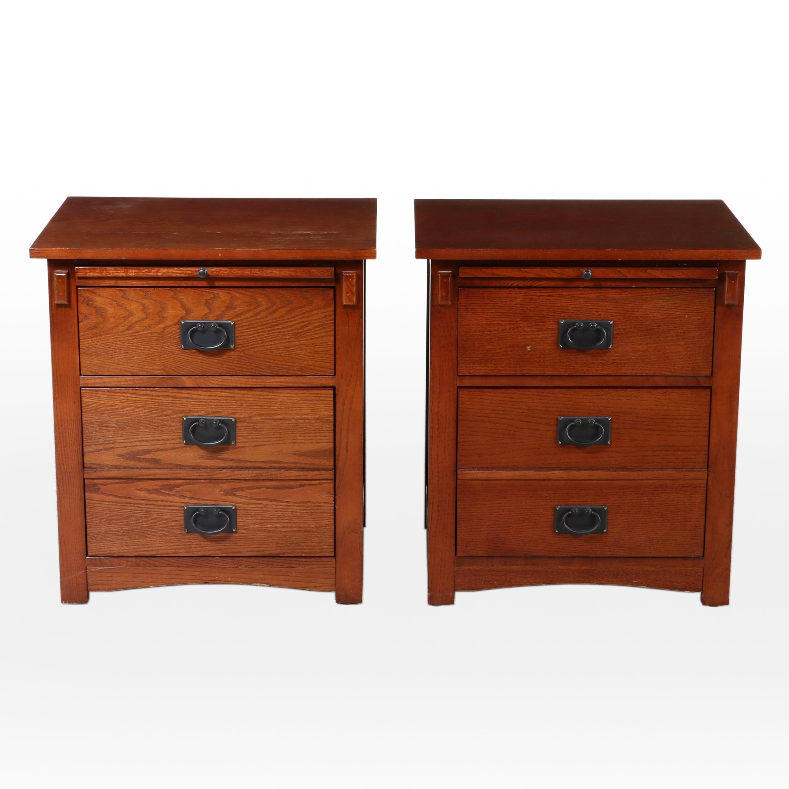 Pair of Delsa Muebles Mission Style Oak Veneer Three-Drawer Nightstands