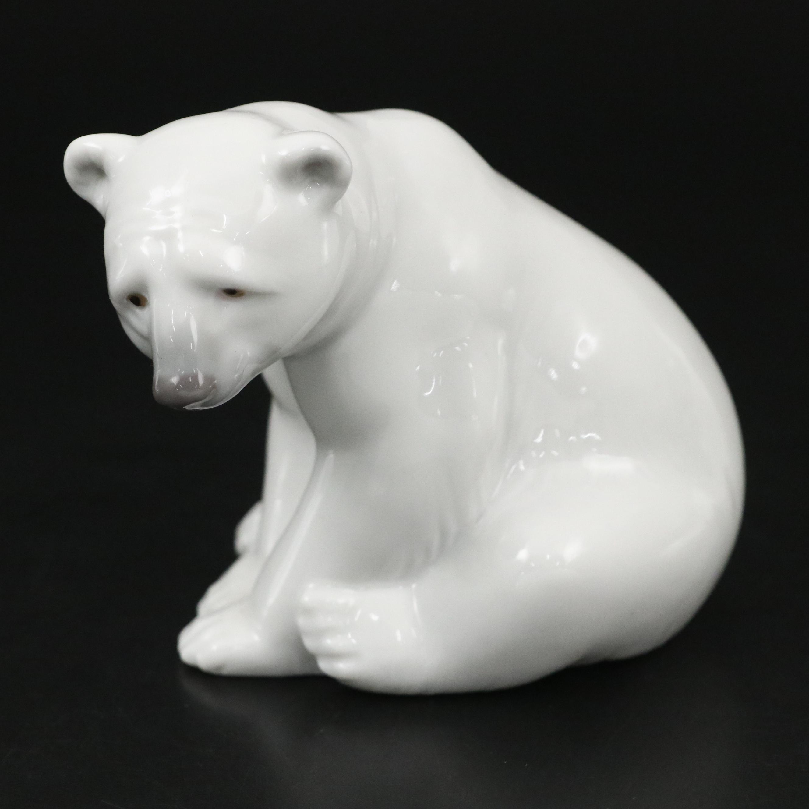 Lladró "Seated Polar Bear" Porcelain Figurine Designed by Juan Huerta