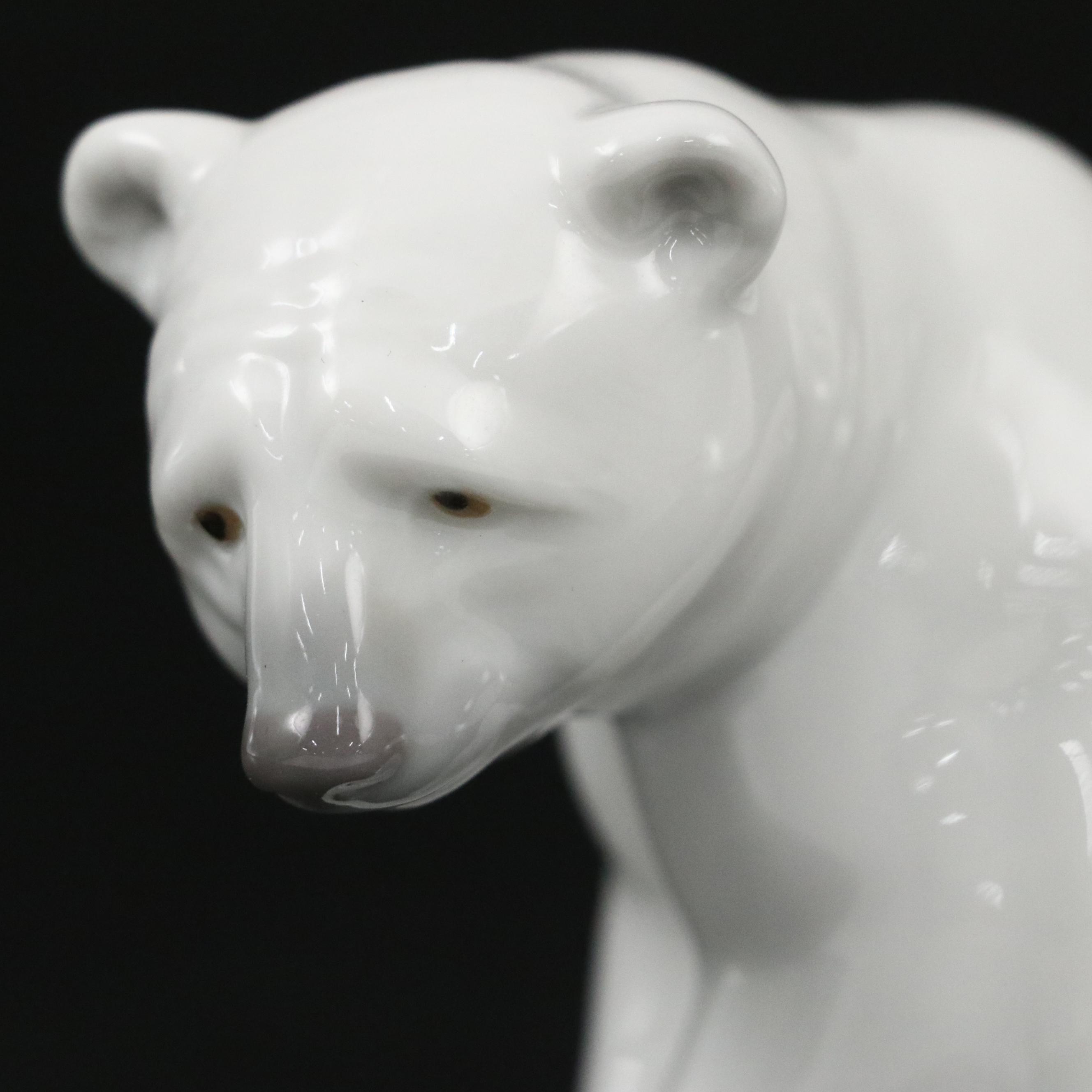 Lladró "Seated Polar Bear" Porcelain Figurine Designed by Juan Huerta