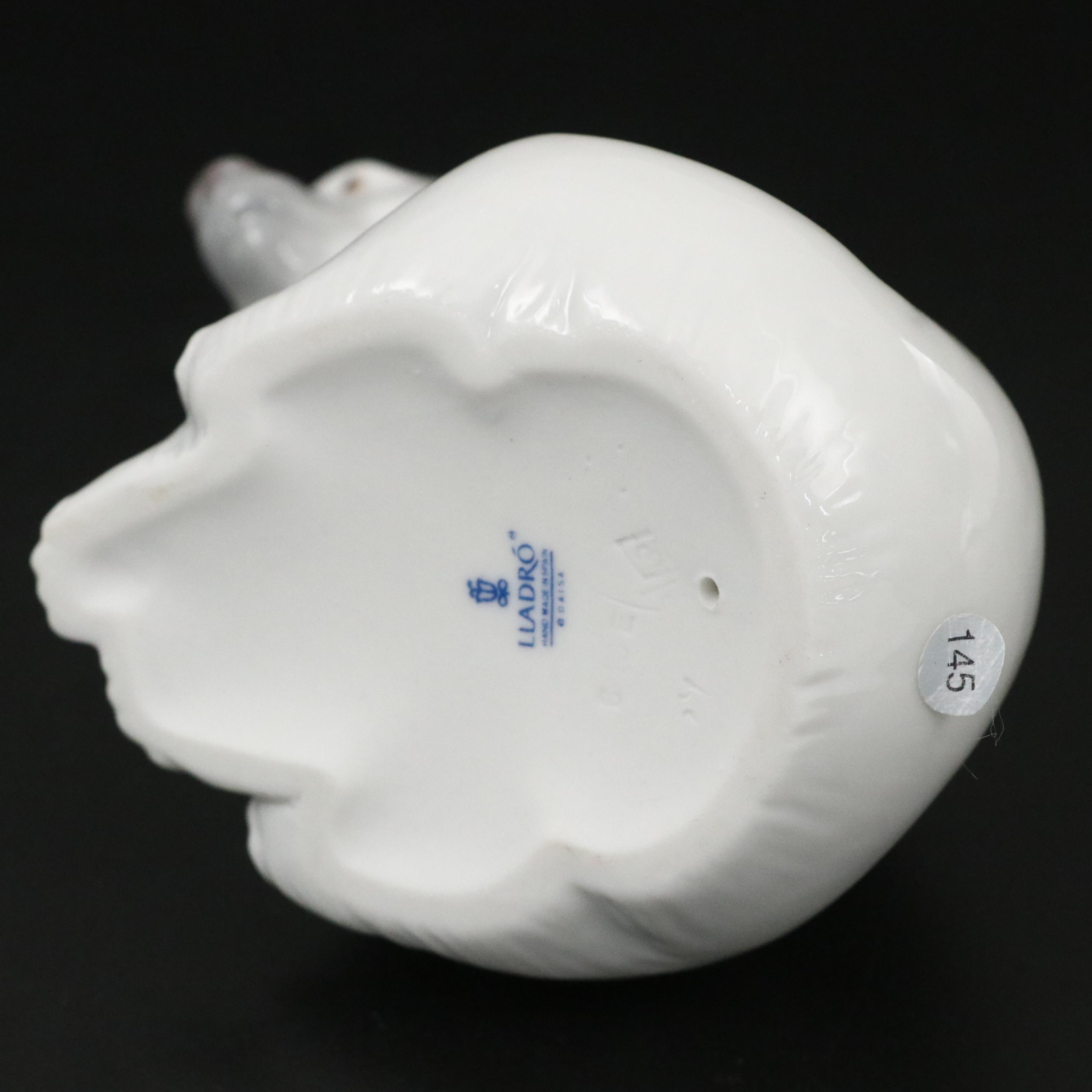 Lladró "Seated Polar Bear" Porcelain Figurine Designed by Juan Huerta