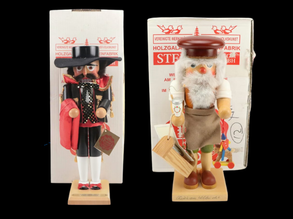 Eclectic Finds: Seasonal Décor, Sports Memorabilia, Toys, Ephemera & Collectibles