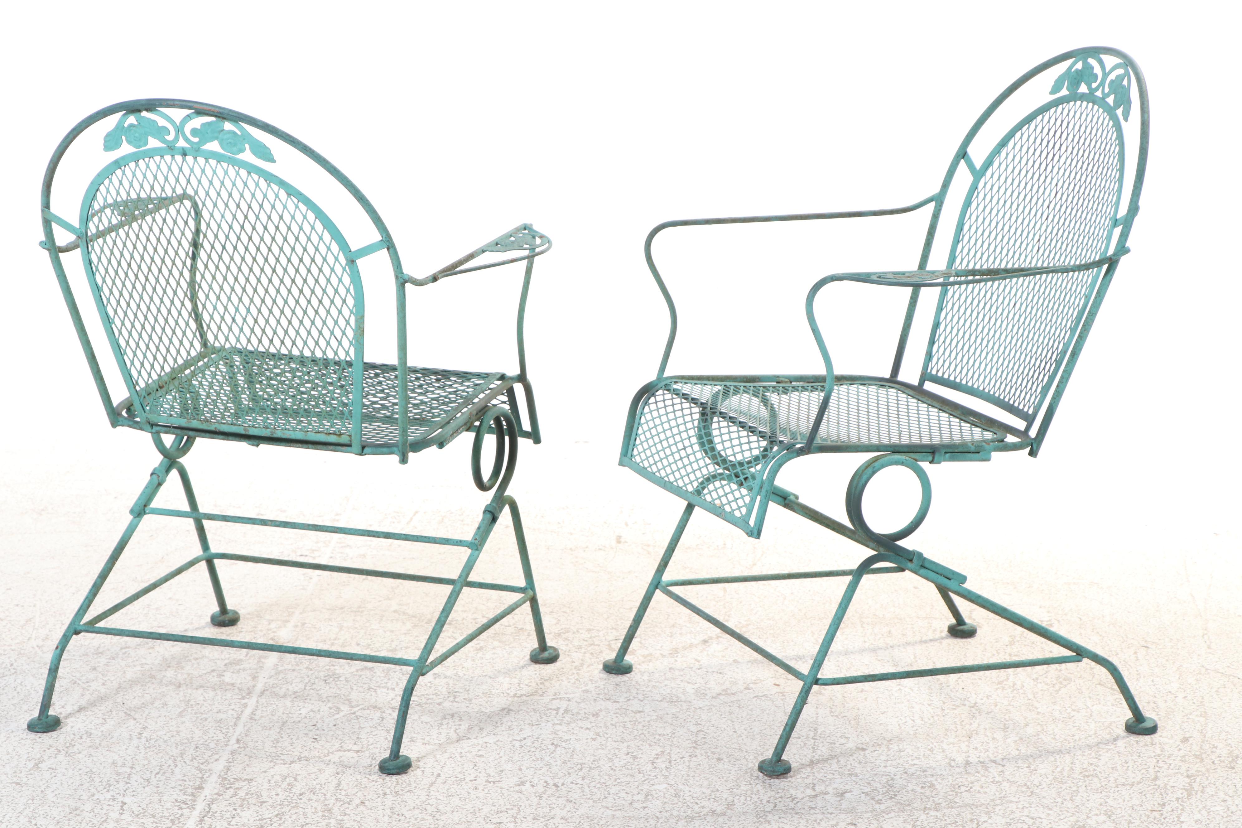 Five-Piece Modernist Green-Painted Iron and Wire Mesh Patio Dining Set