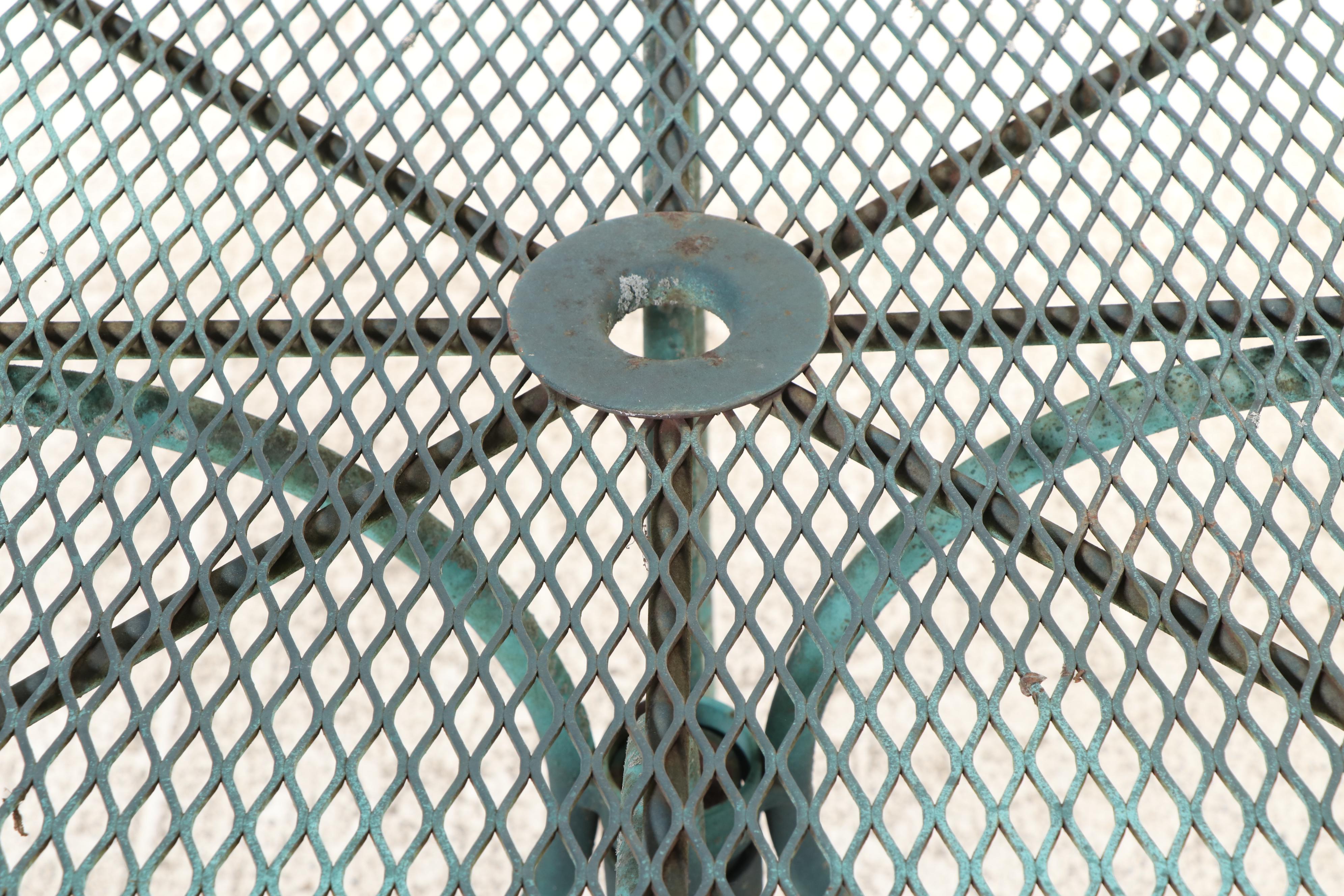 Five-Piece Modernist Green-Painted Iron and Wire Mesh Patio Dining Set