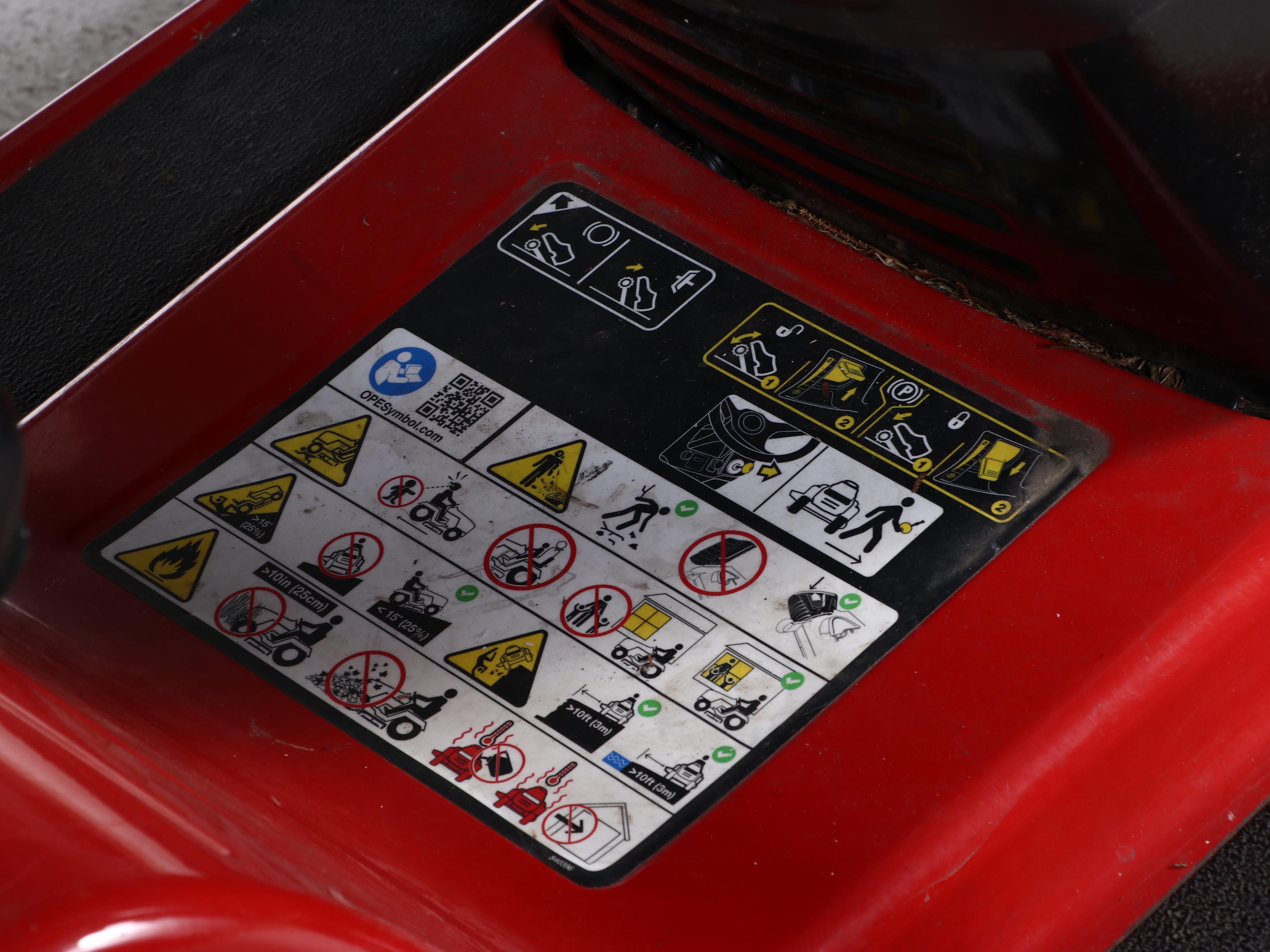 Troy-Bilt Pony 42 Riding Lawn Mower