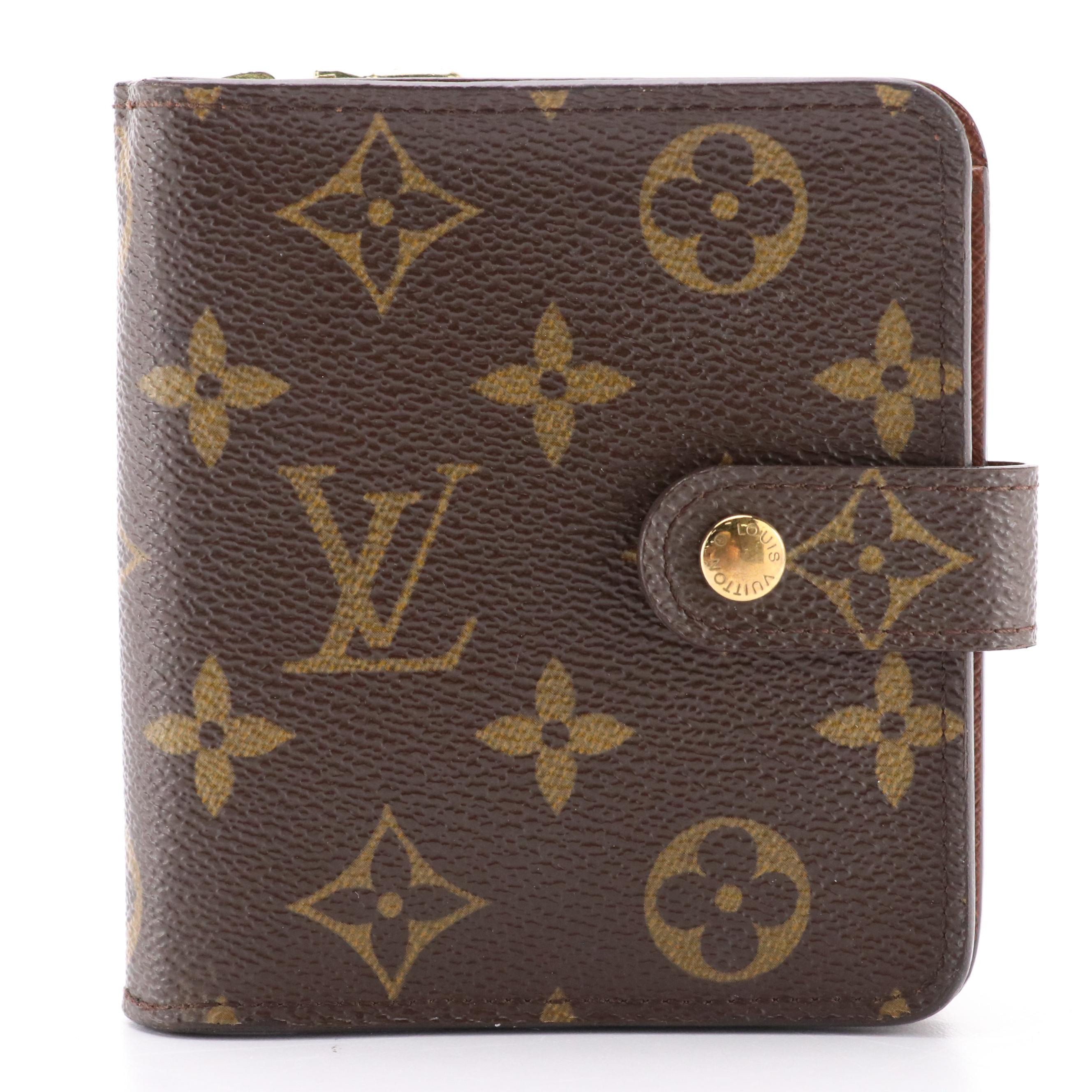 Louis Vuitton Bifold Zip Wallet in Monogram Canvas and Leather