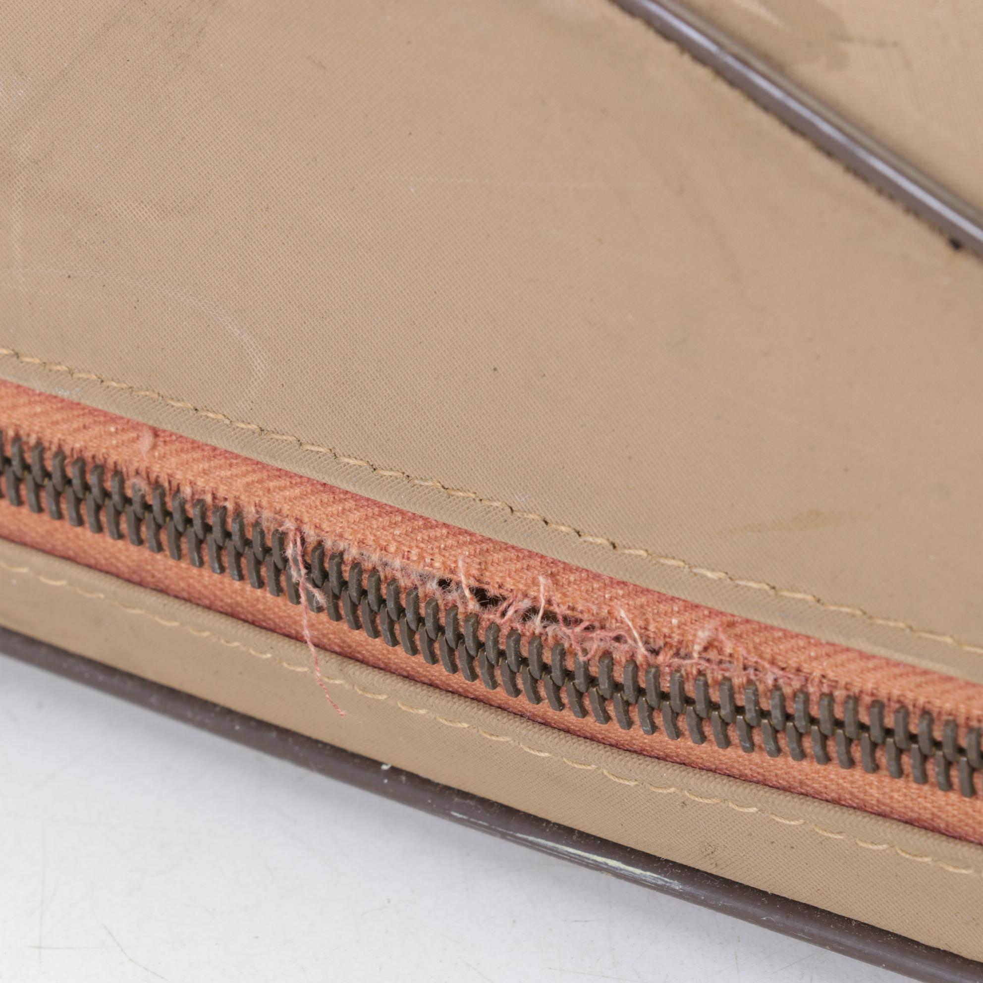 Underwood Olivetti "Lettera 22" Typewriter with Case