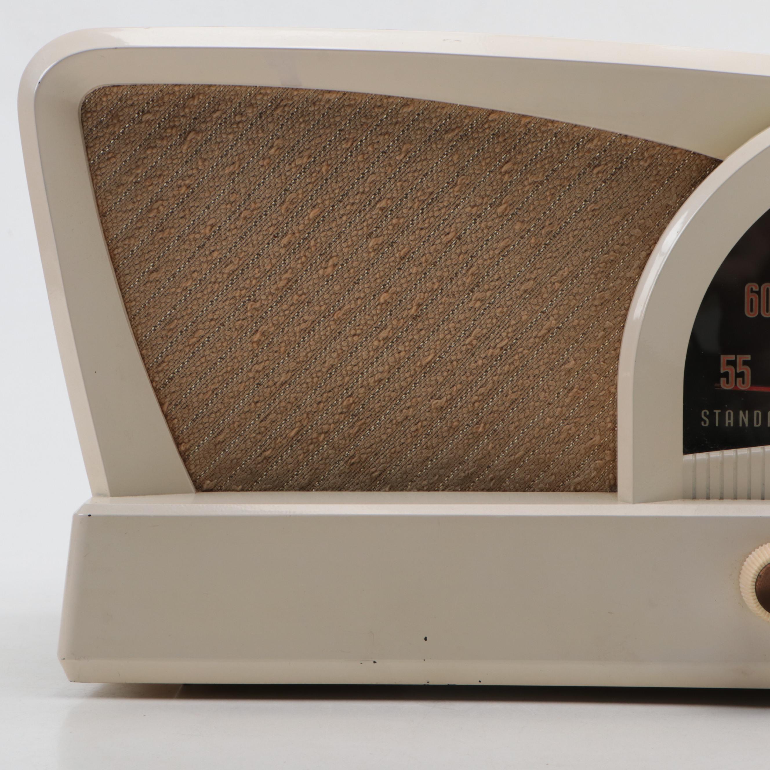 Truetone D2018 Mid Century Modern Radio, c. 1950