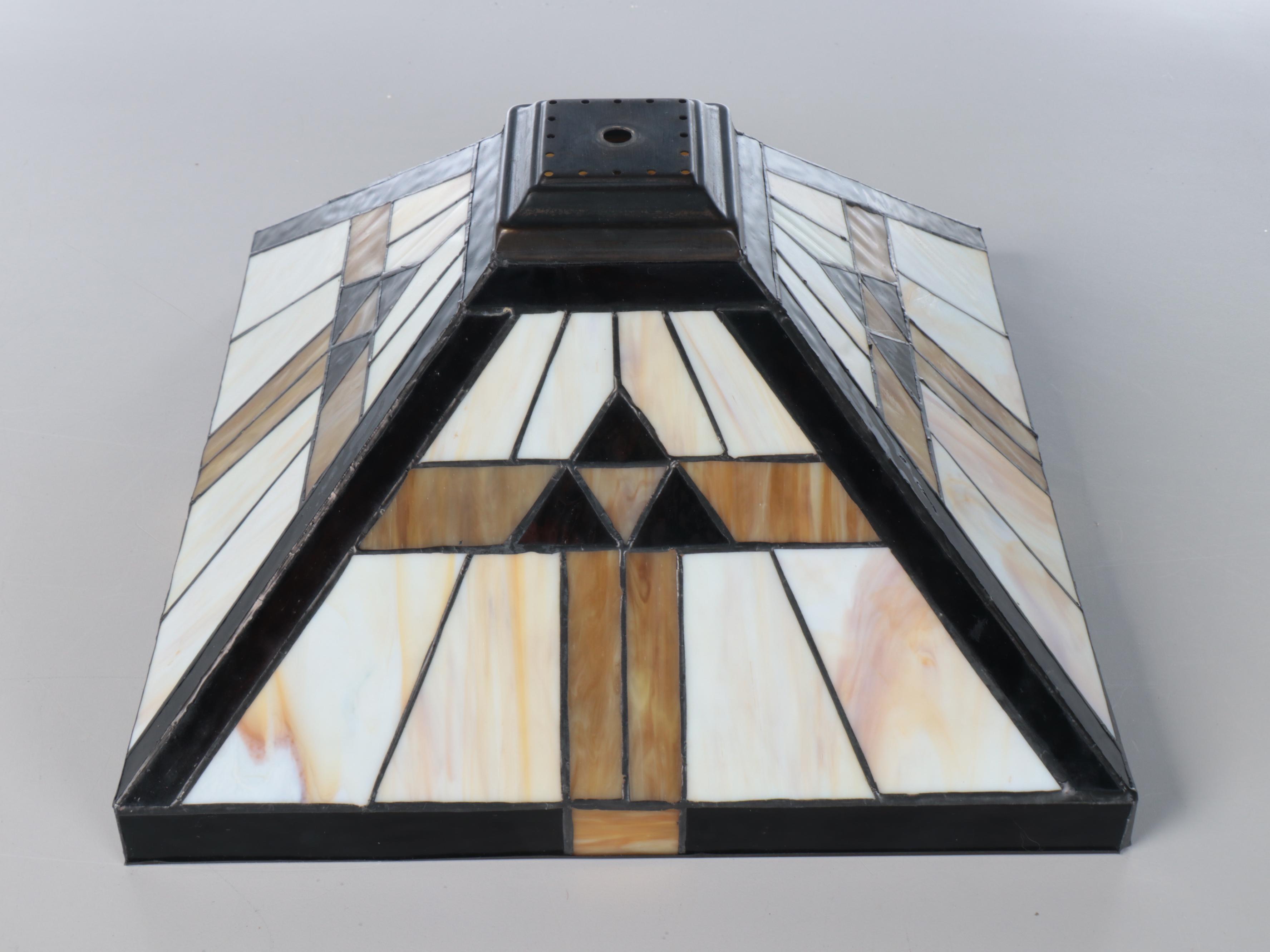 Quoizel Stained Glass and Metal Table Lamp