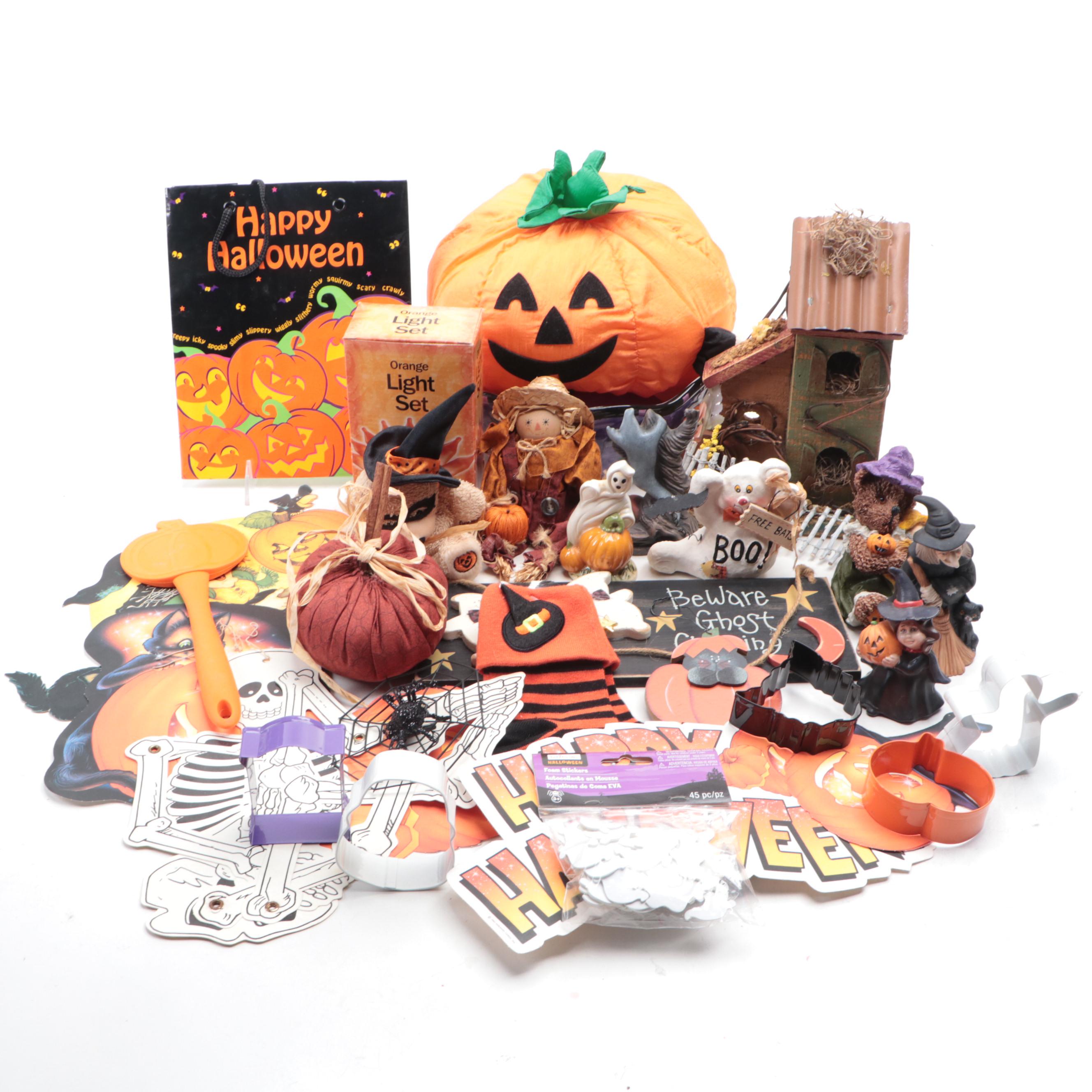 Halloween Wall Hangings and Other Decorations