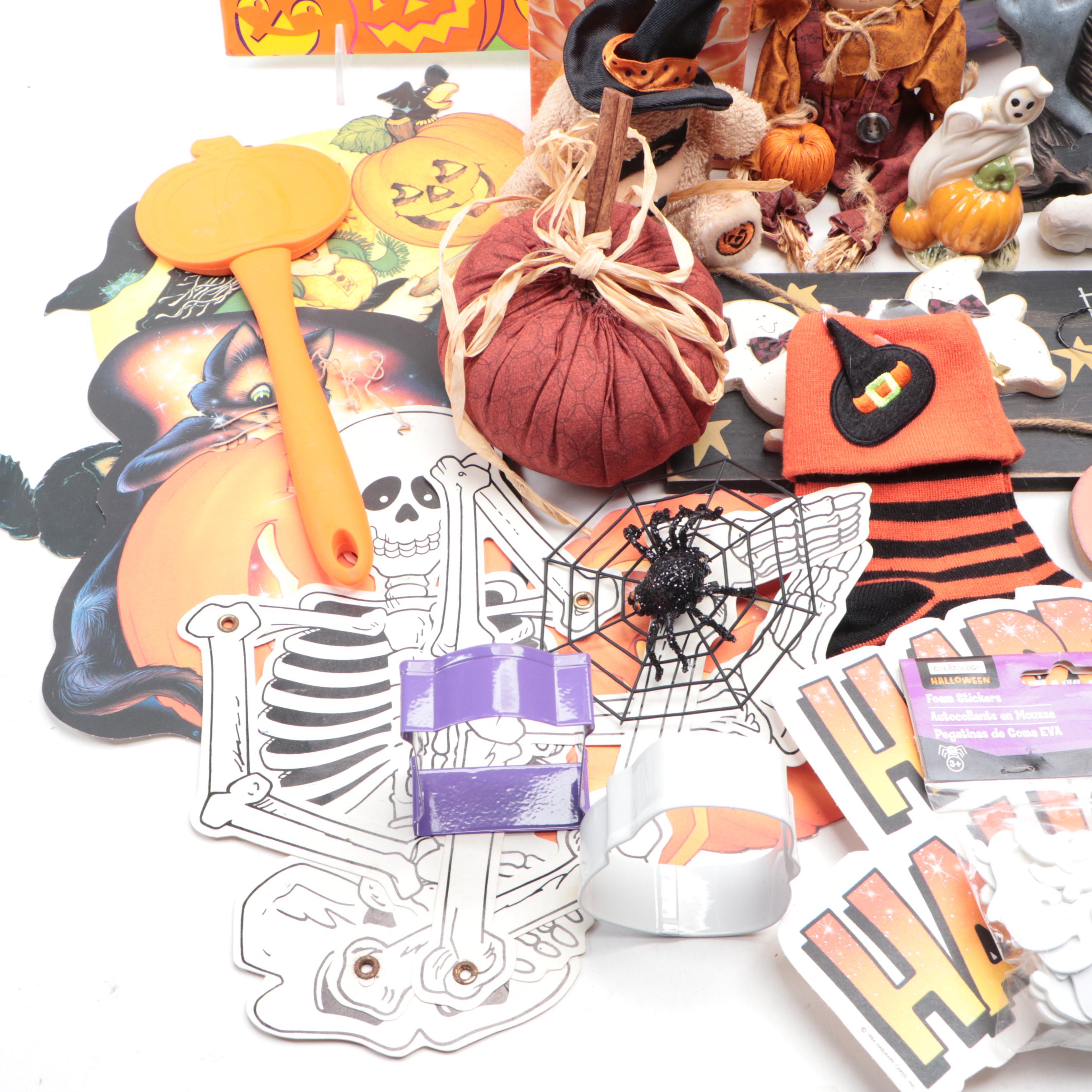 Halloween Wall Hangings and Other Decorations