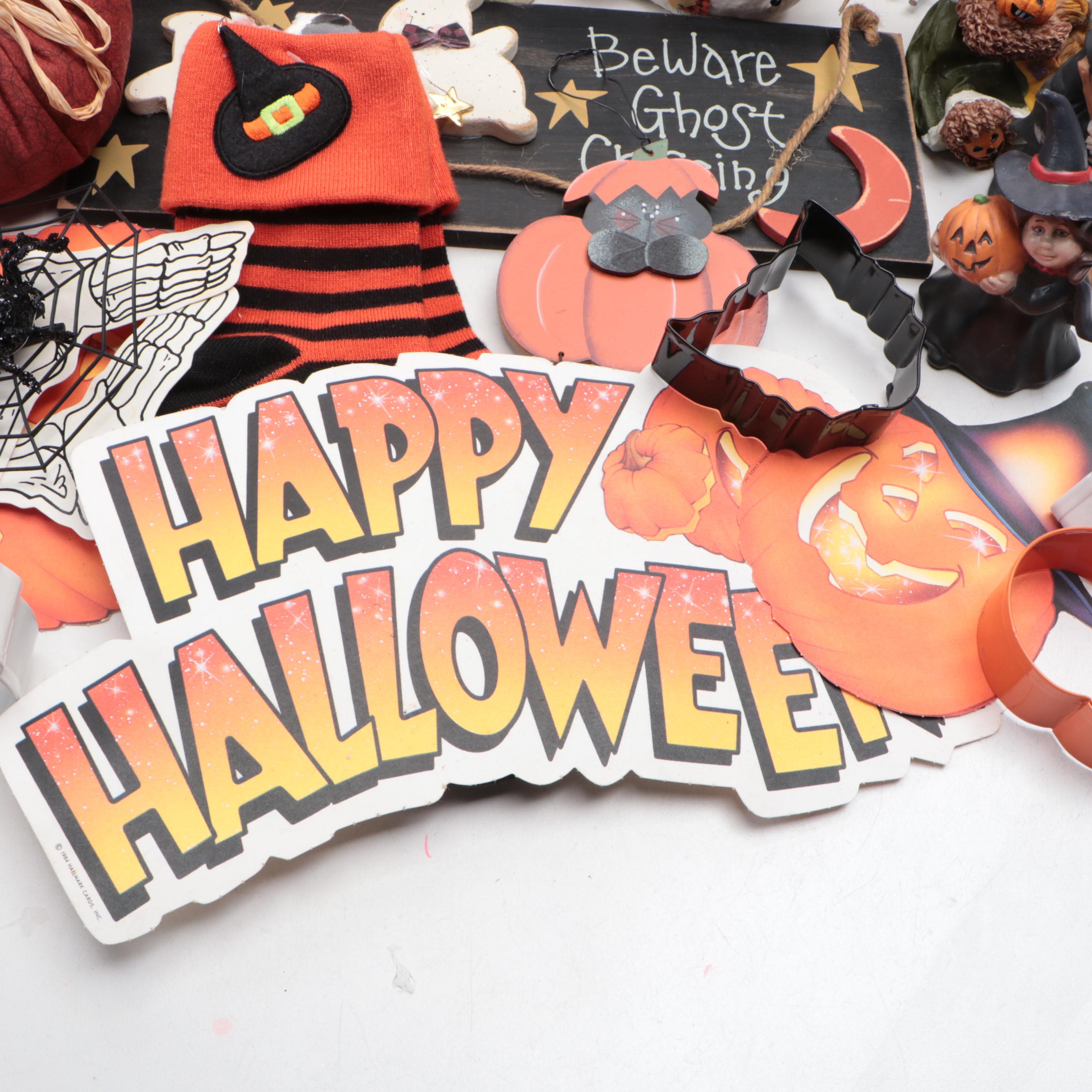 Halloween Wall Hangings and Other Decorations