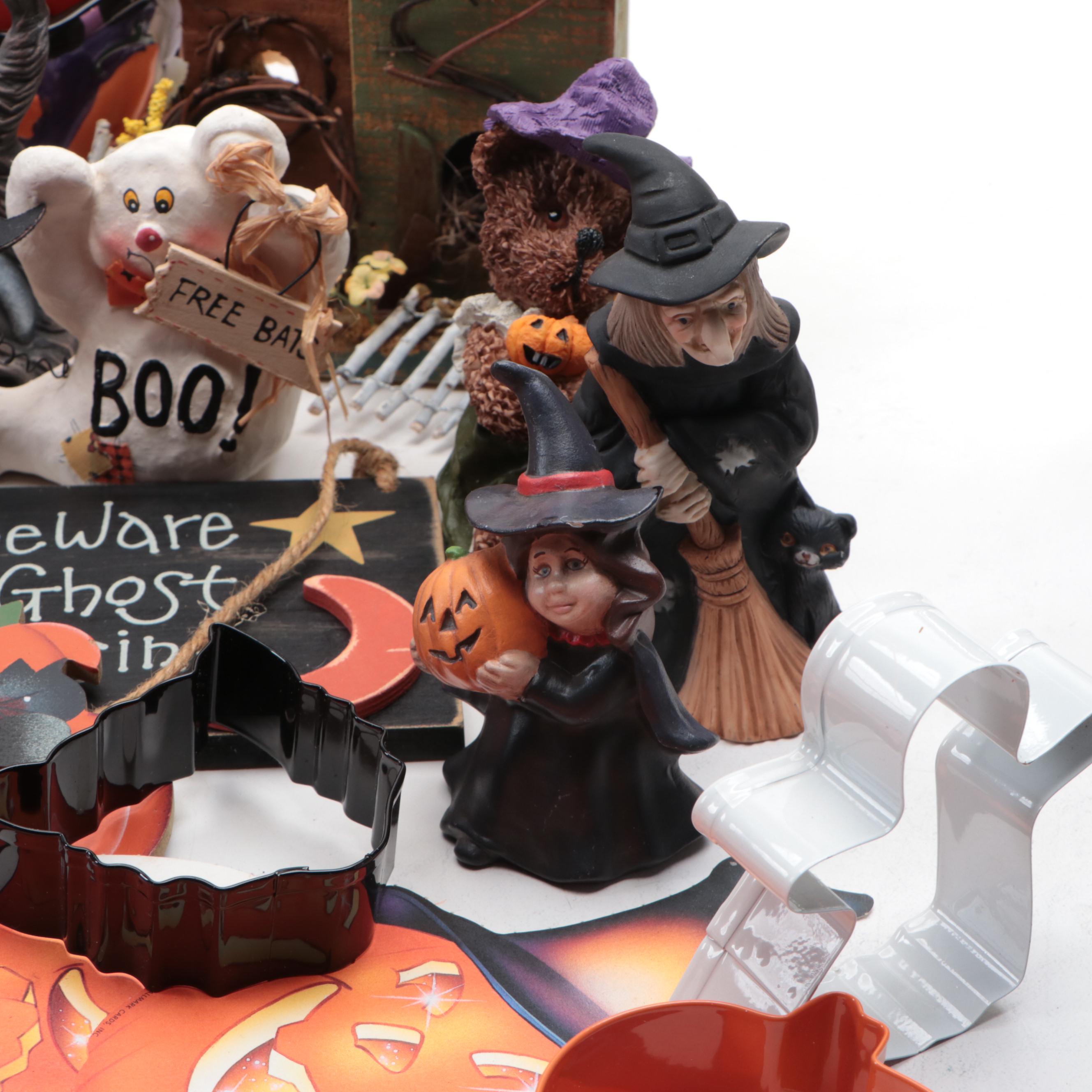 Halloween Wall Hangings and Other Decorations