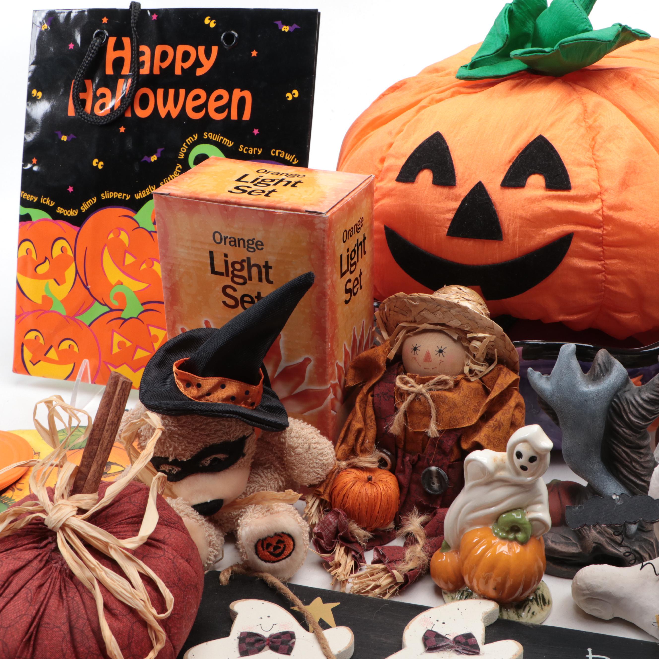 Halloween Wall Hangings and Other Decorations