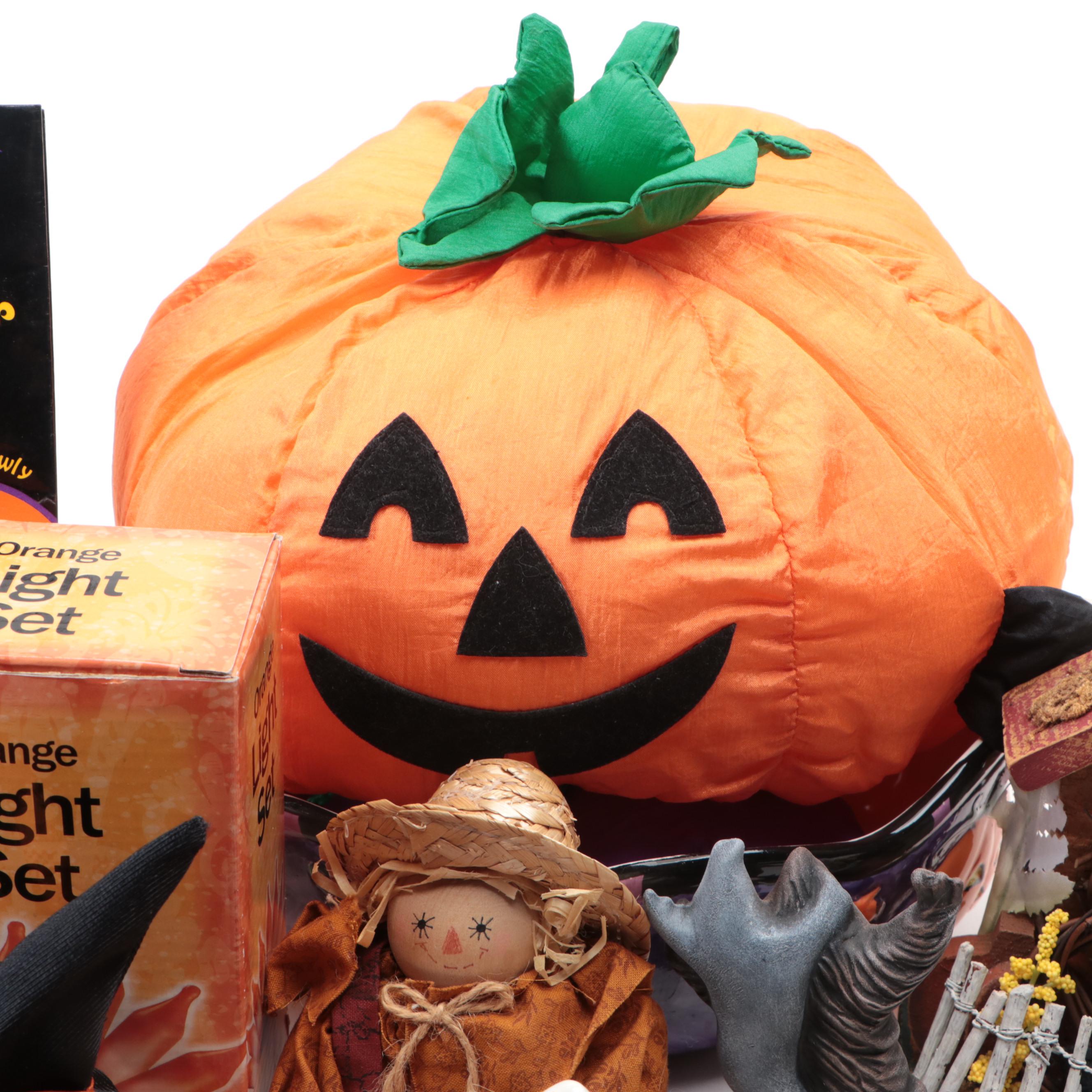 Halloween Wall Hangings and Other Decorations