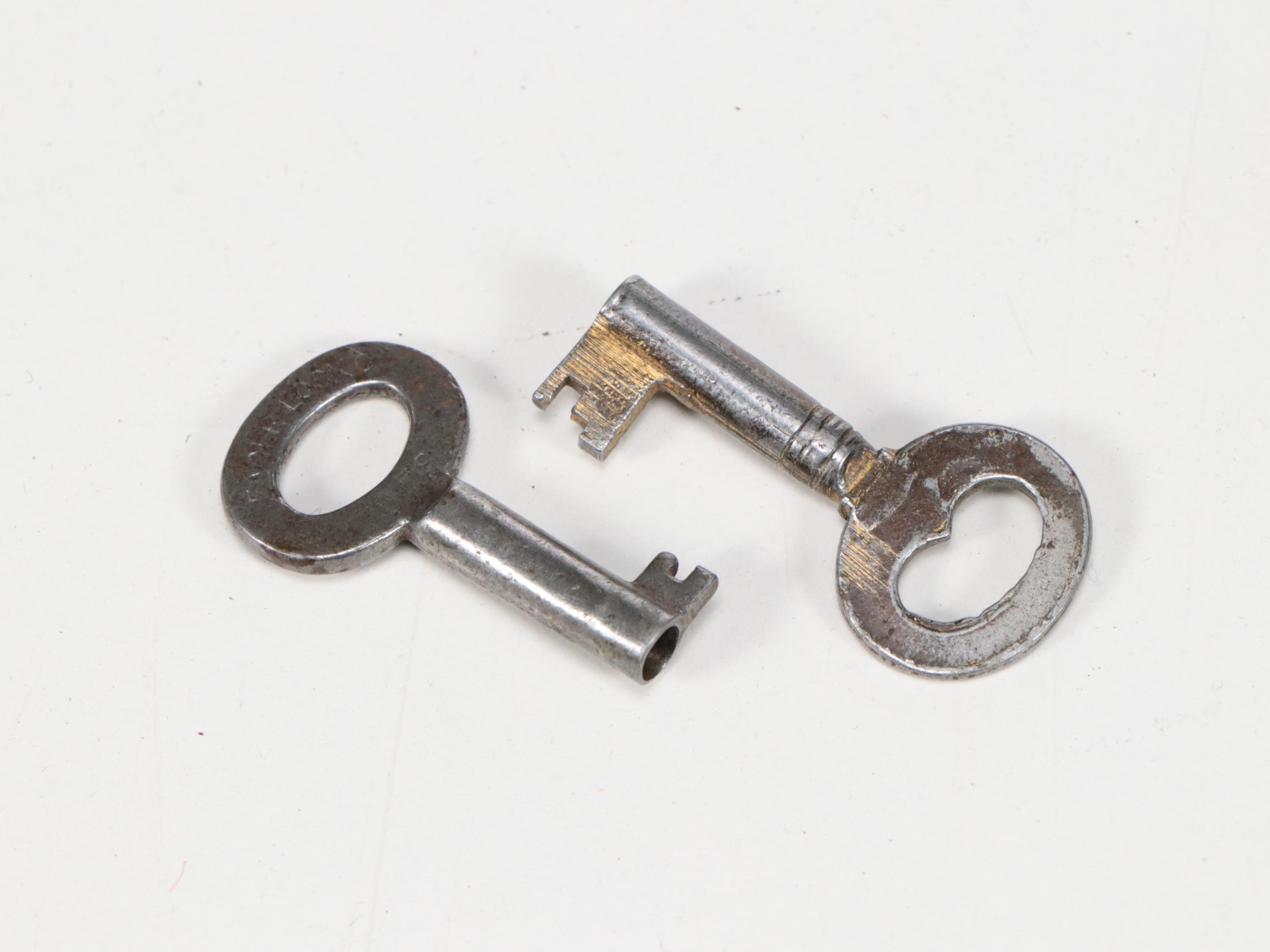 E. N. Welch "Khedive" Quartersawn Oak Mantle Clock, Circa 1880s