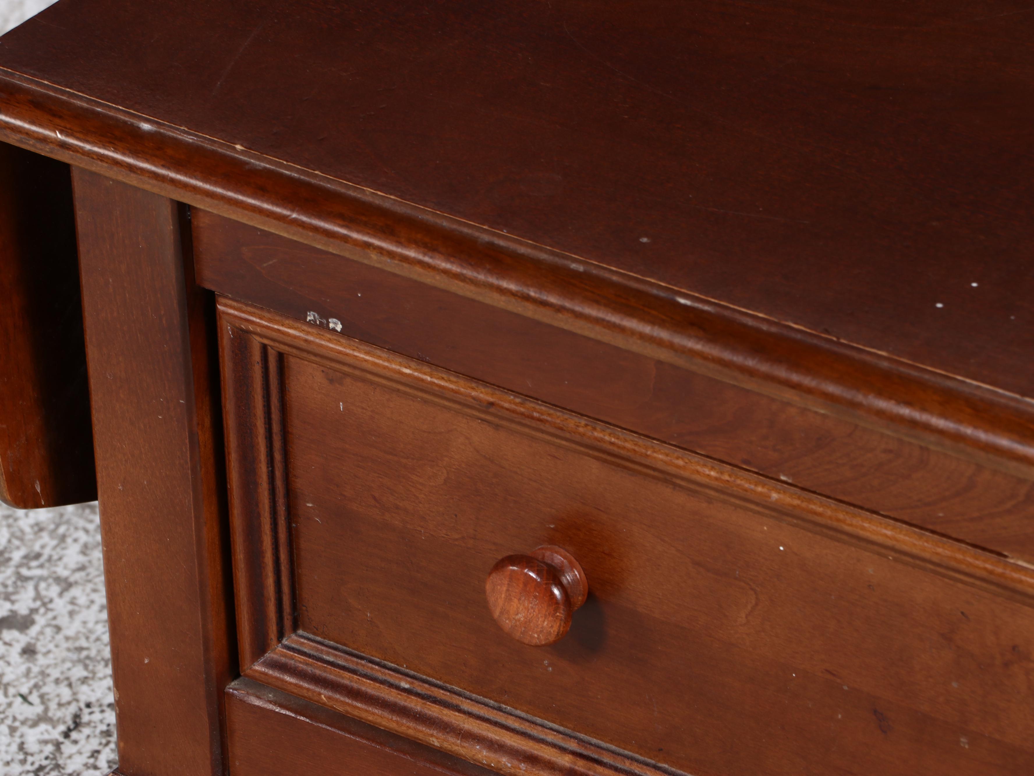 Hammary Federal Style Cherrywood Drop-Leaf Coffee Table