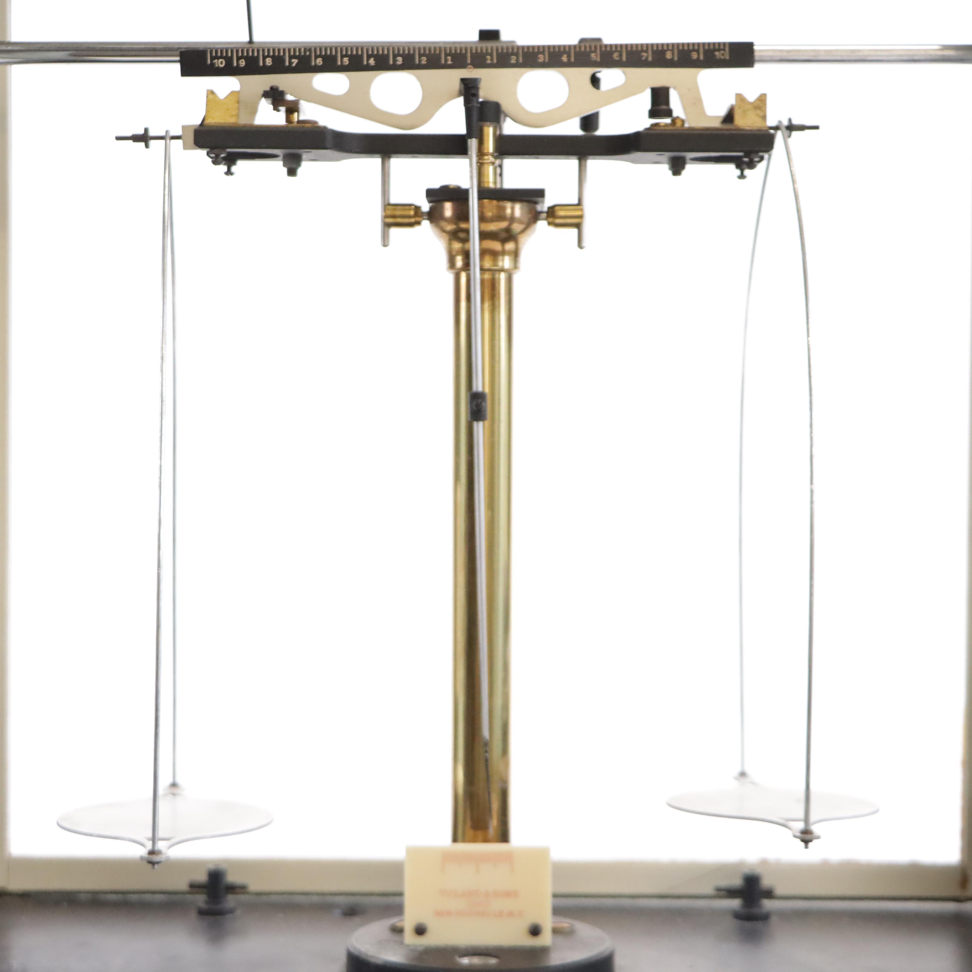 Voland & Sons 200 Enclosed Analytical Balance Scale