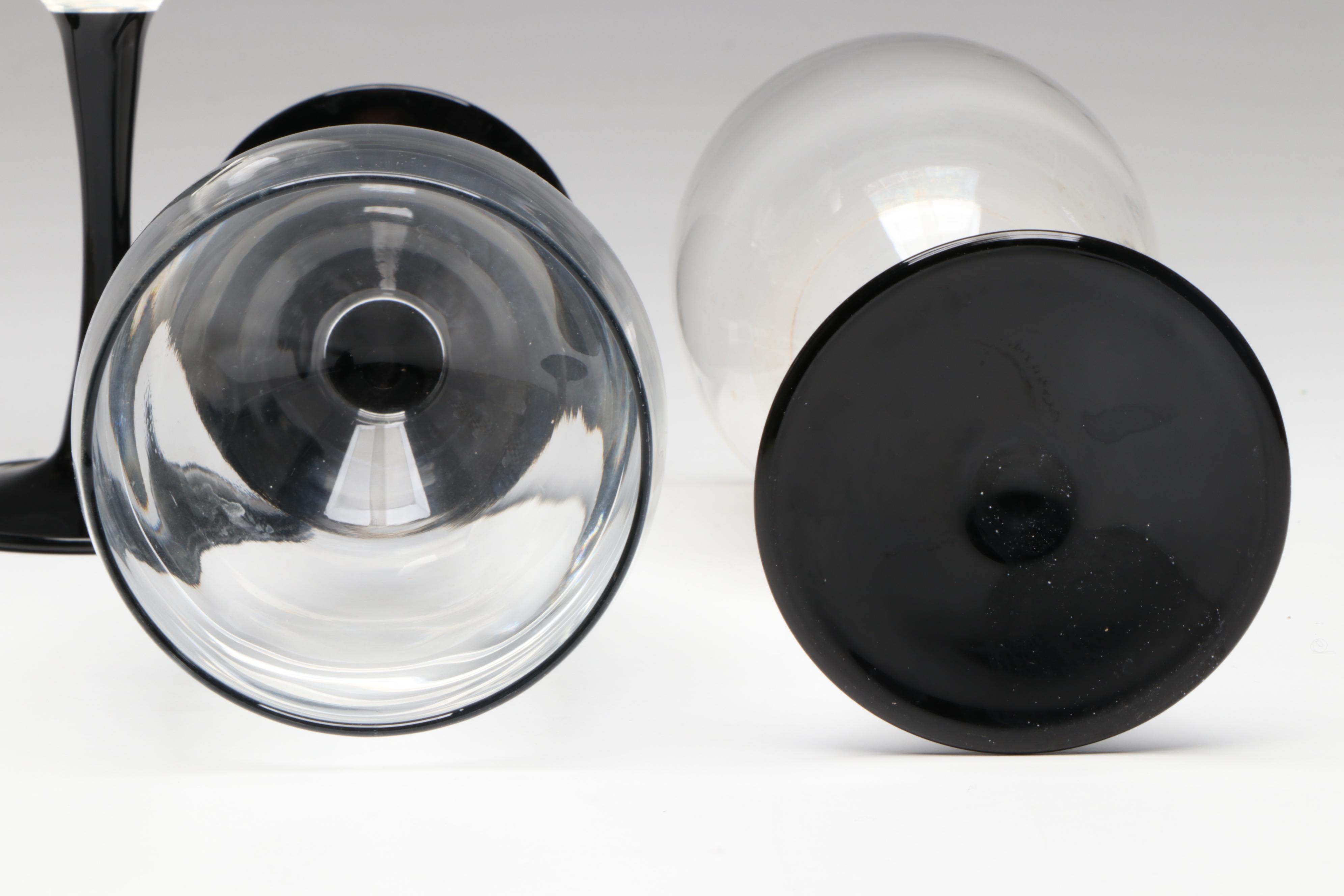 Glass Wine Glasses with Wooden Bowl and Woven Tray