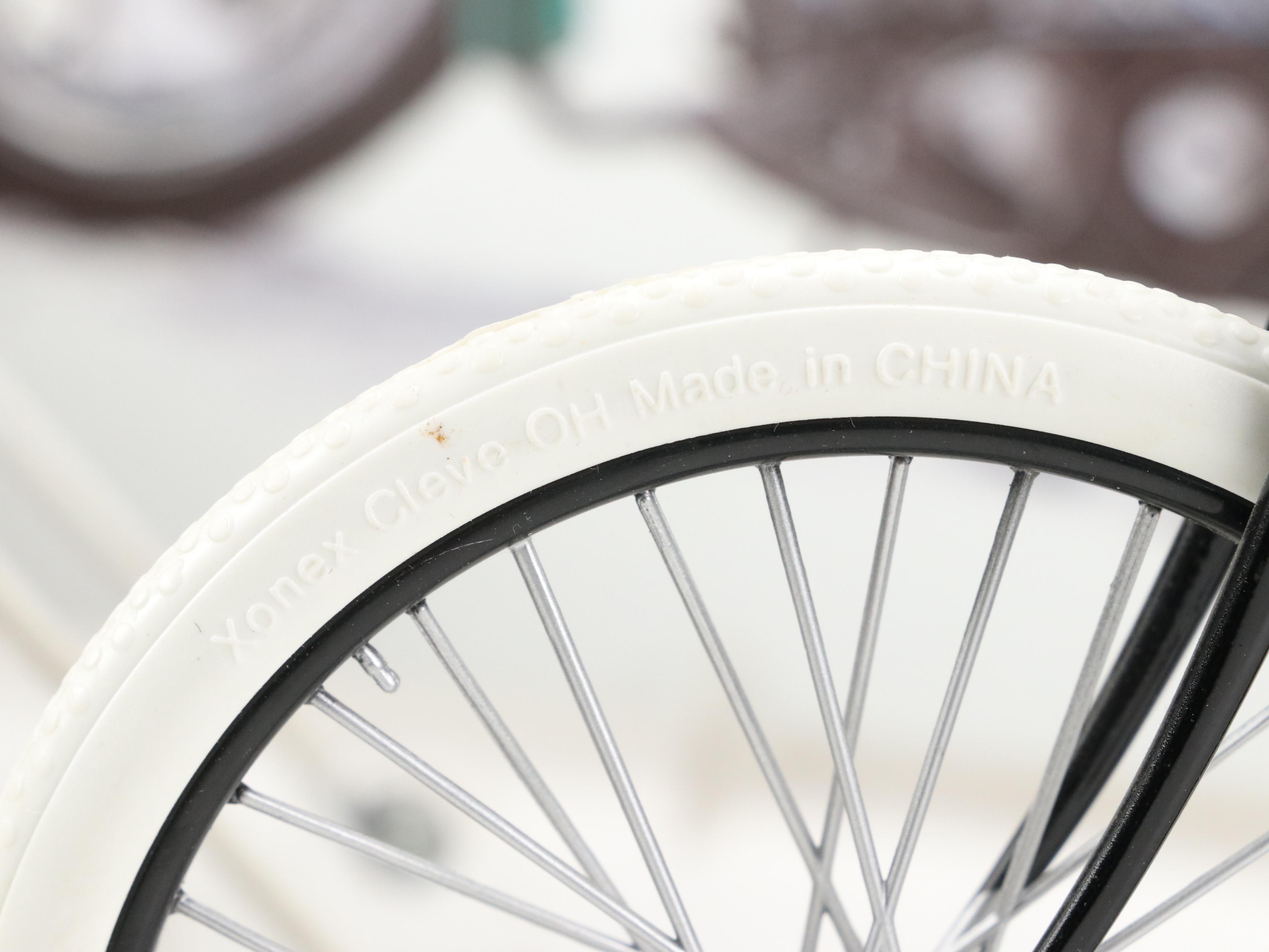 Harley-Davidson Motorcycle Models and Signs