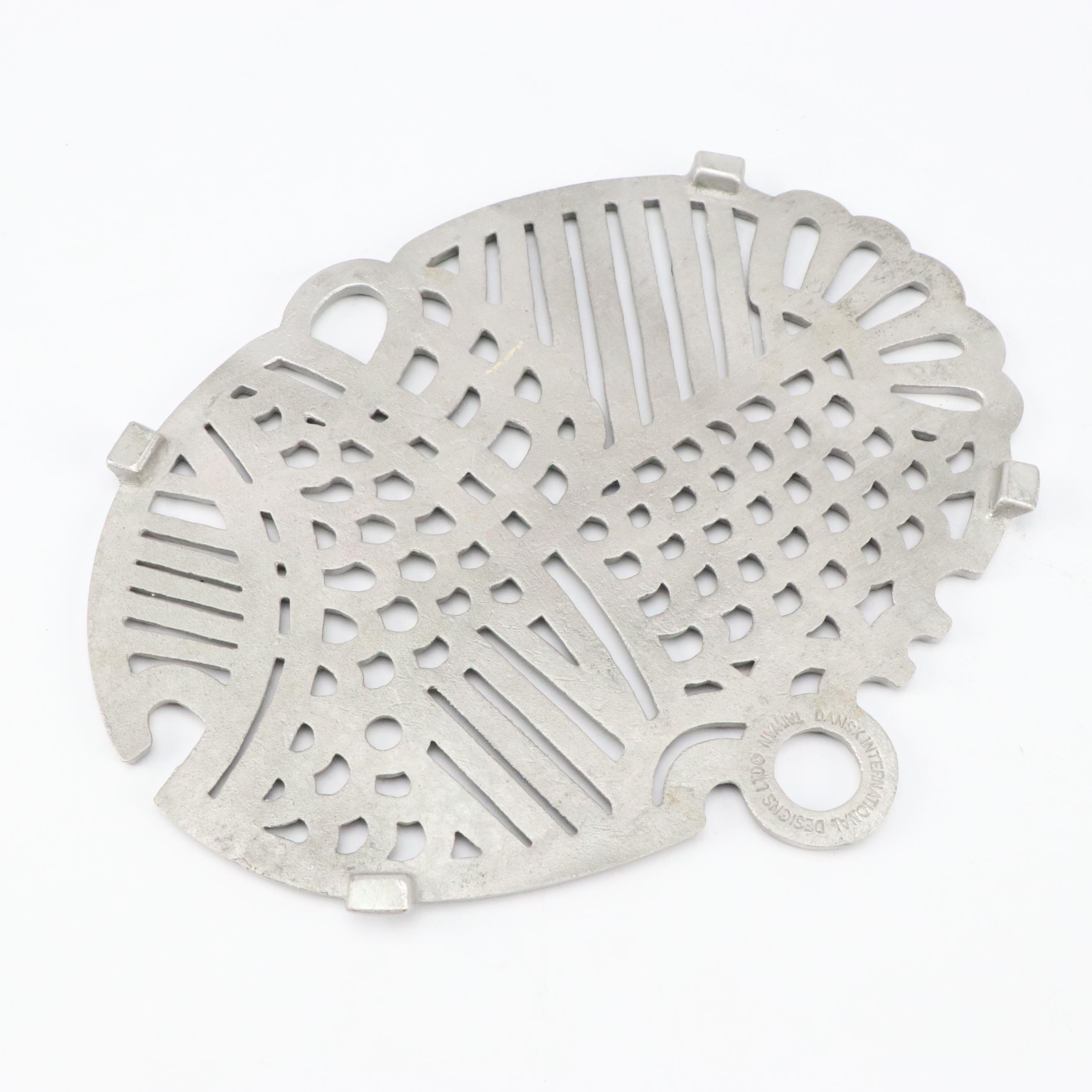 Wagner Ware and Other Aluminum Roasting Pans and Other Trivet