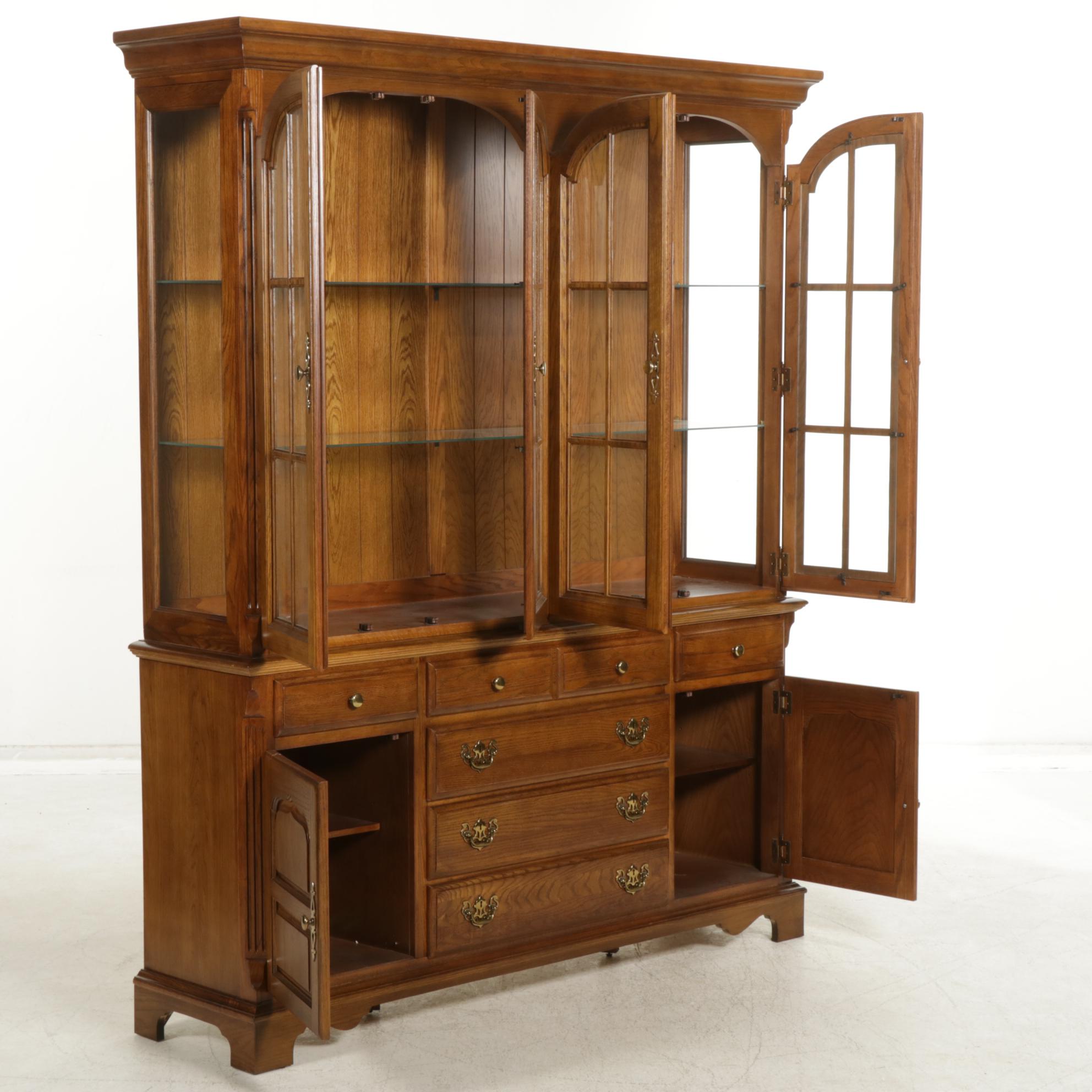 Stanley Furniture Federal Style Oak China Cabinet, Late 20th Century