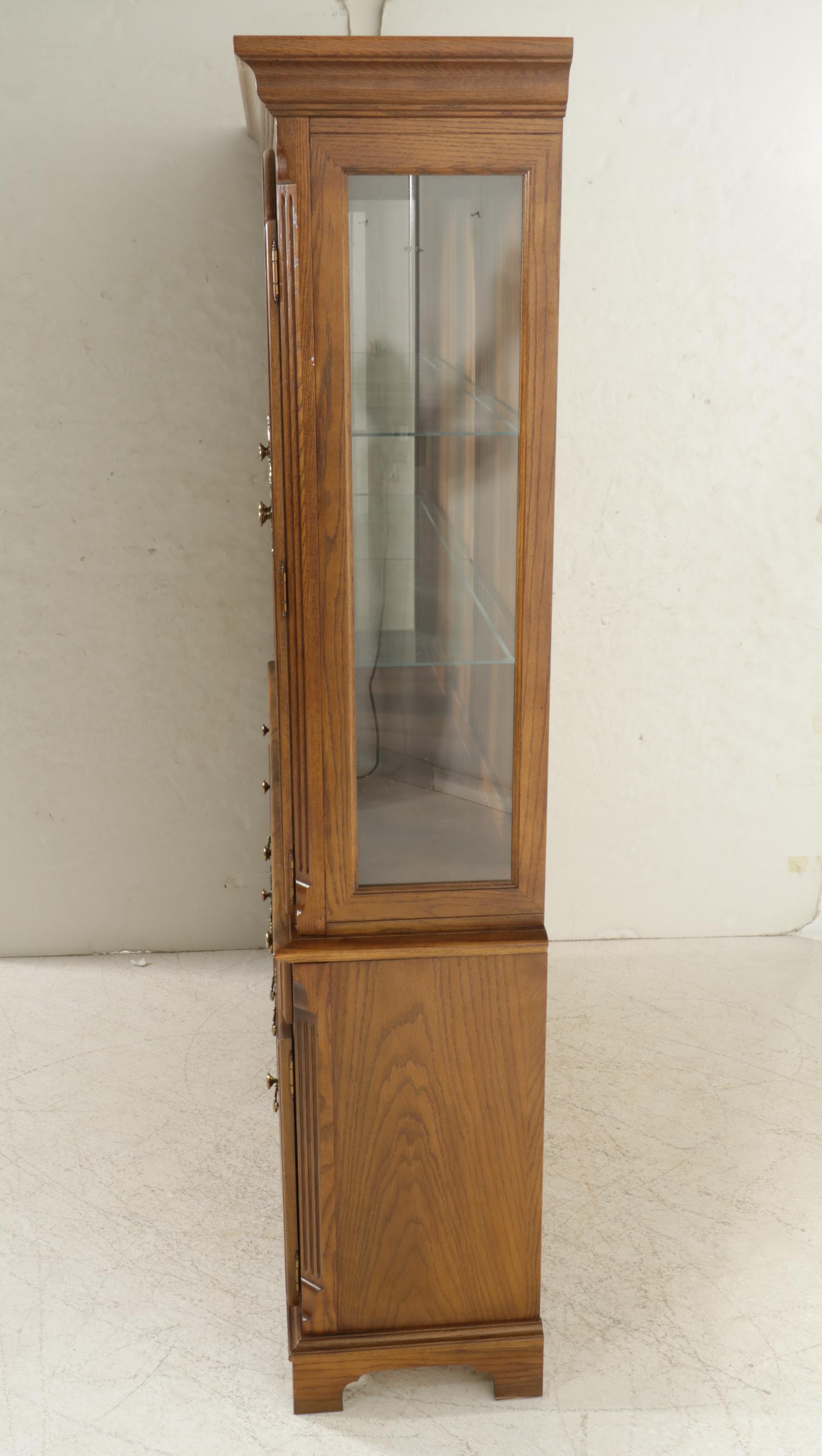 Stanley Furniture Federal Style Oak China Cabinet, Late 20th Century