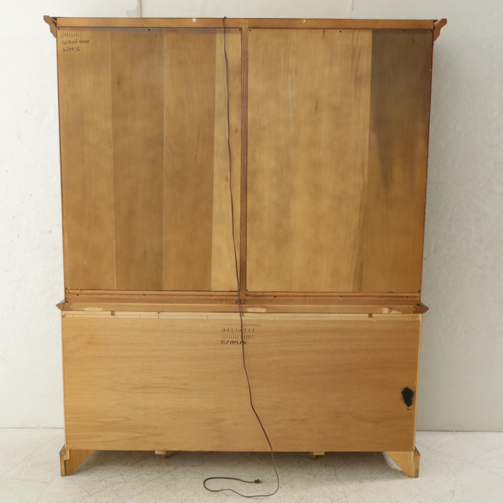 Stanley Furniture Federal Style Oak China Cabinet, Late 20th Century