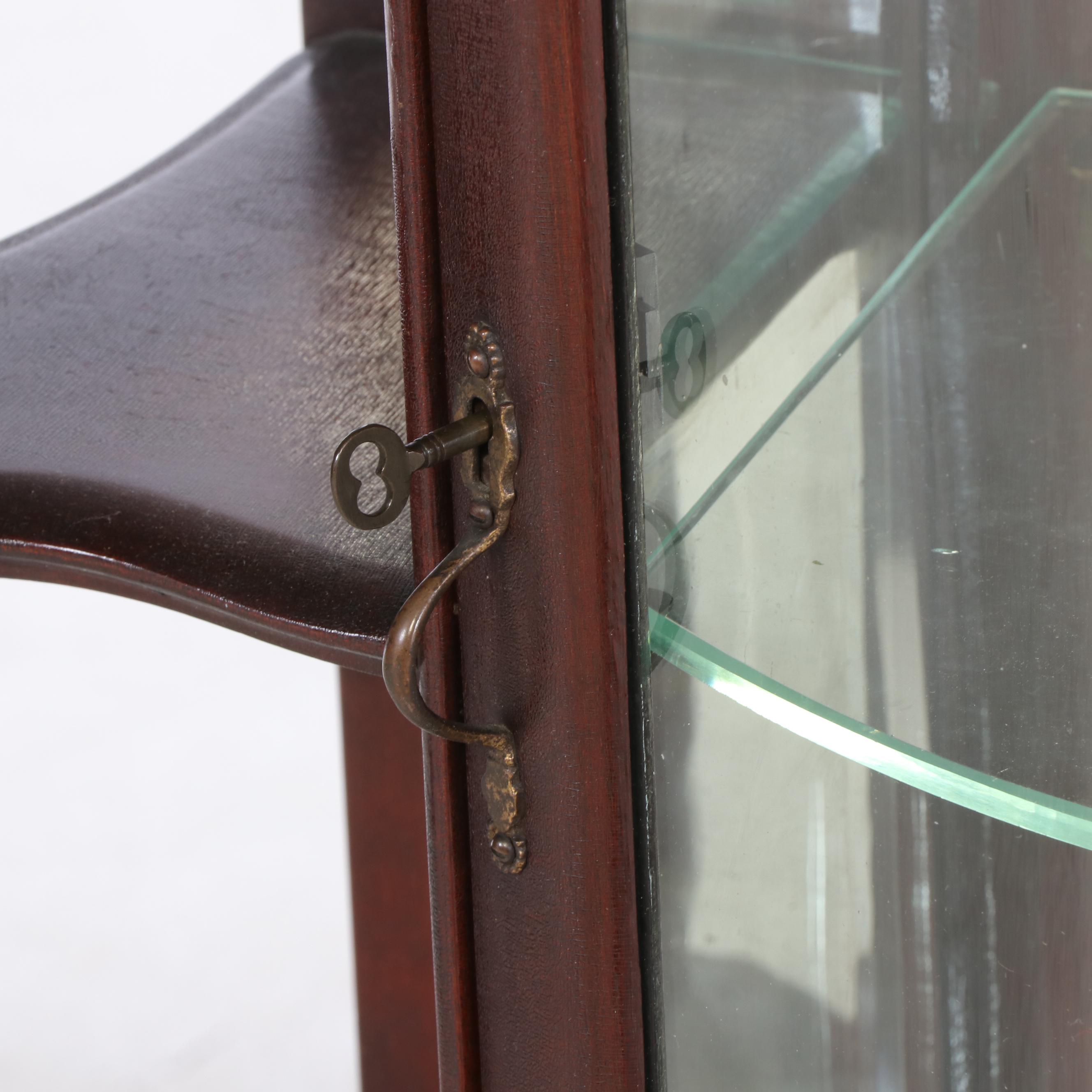 Rockford Frame & Fixture Co. Art Nouveau Mahogany Étagère, Early 20th Century