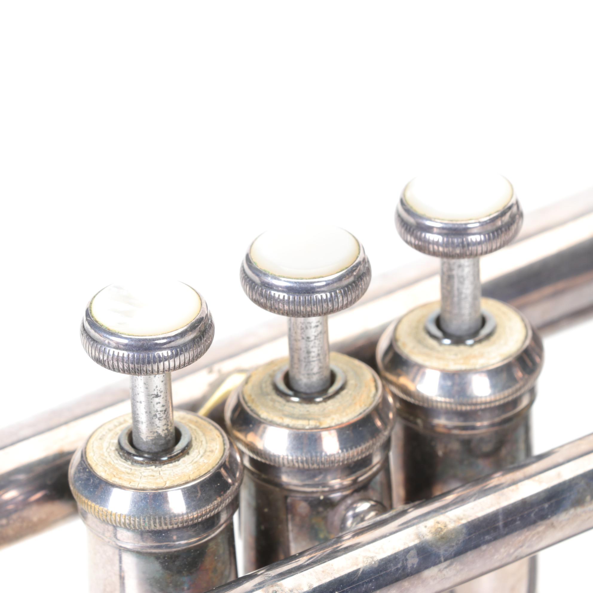 Vincent Bach Stradivarius Bb Model 43 Silver Plate Trumpet with Accessories