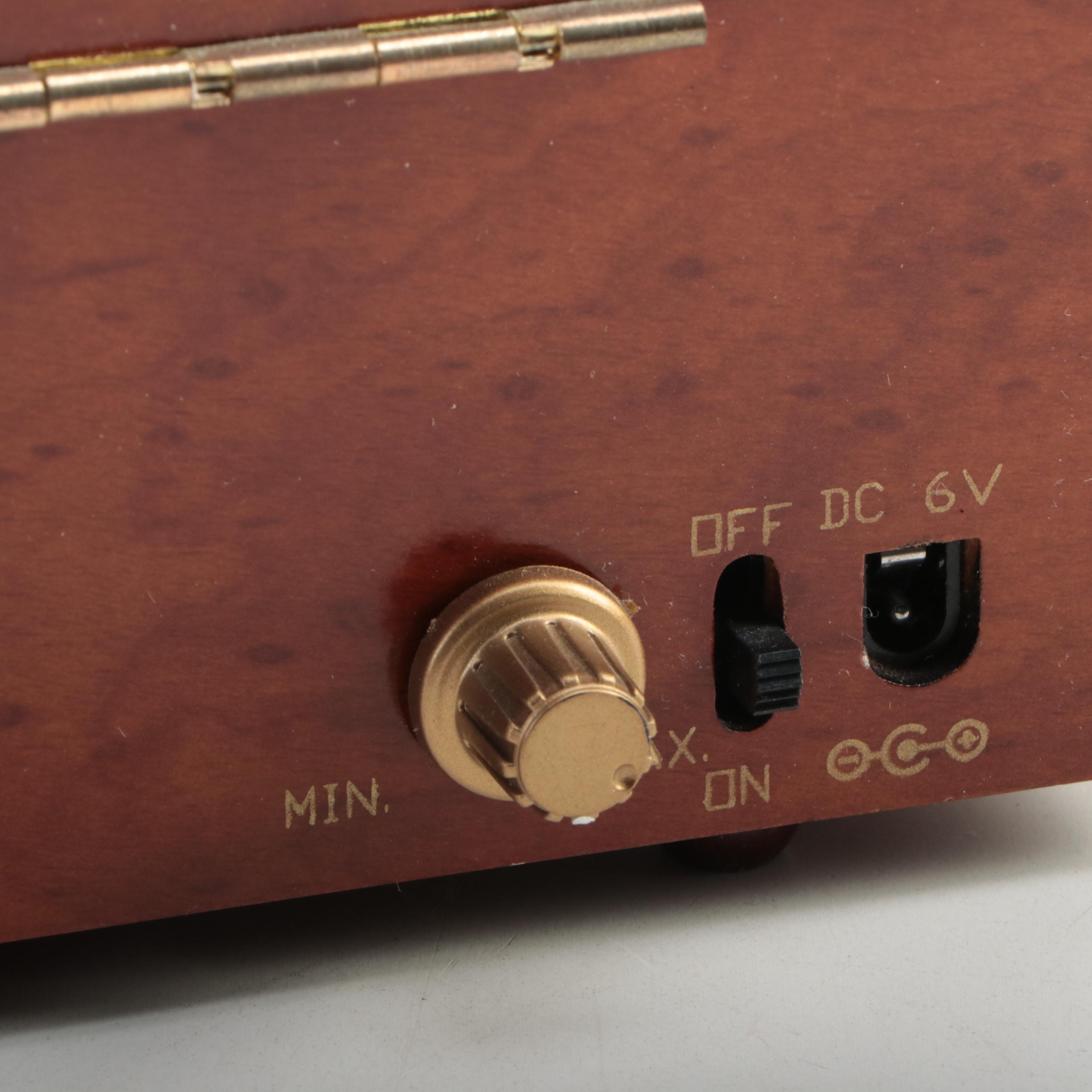 Gold Label Collection "Concertina" Wooden Music Box