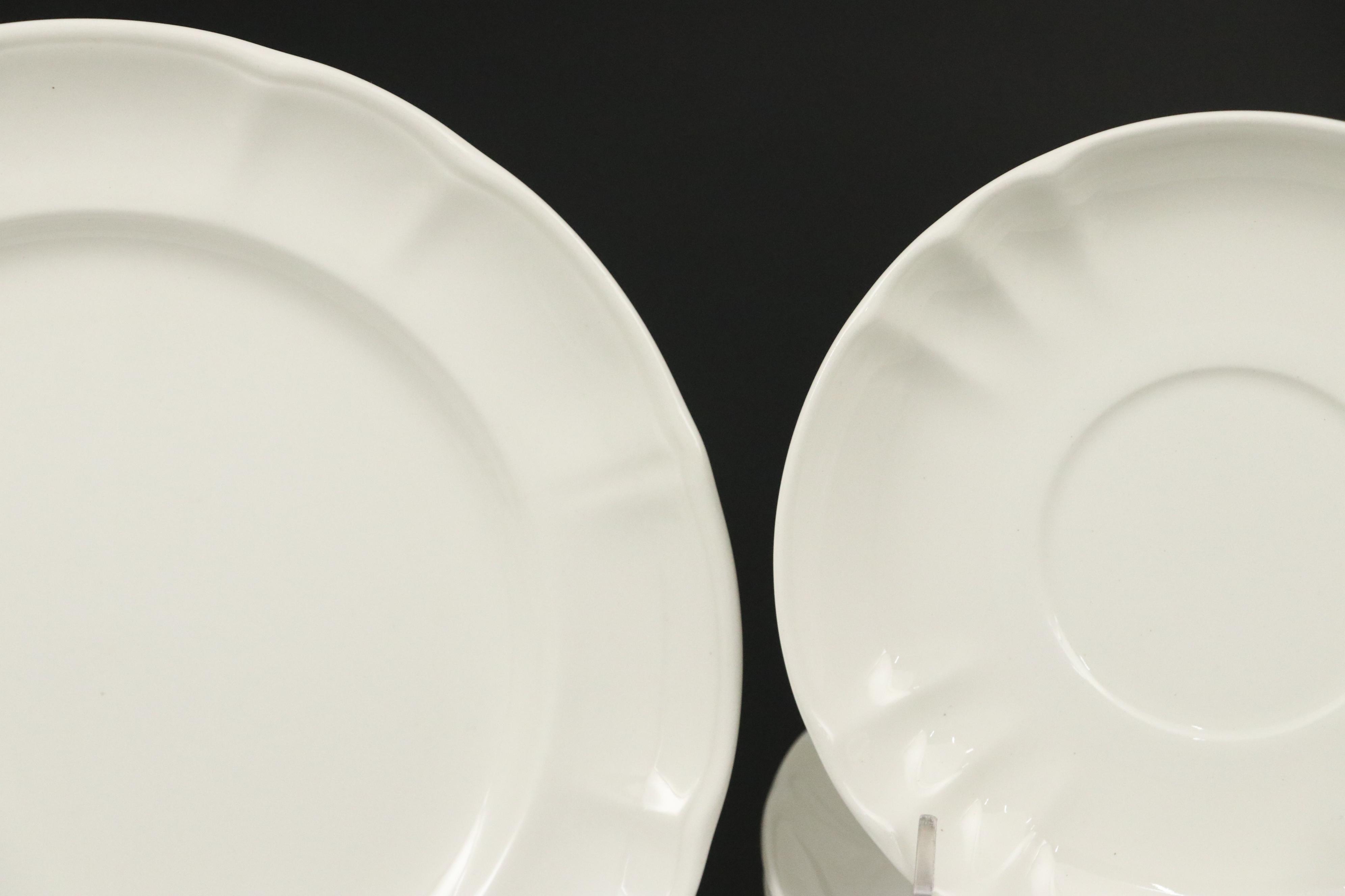 Richard Ginori "Vecchia Milano" White Ceramic Dinnerware