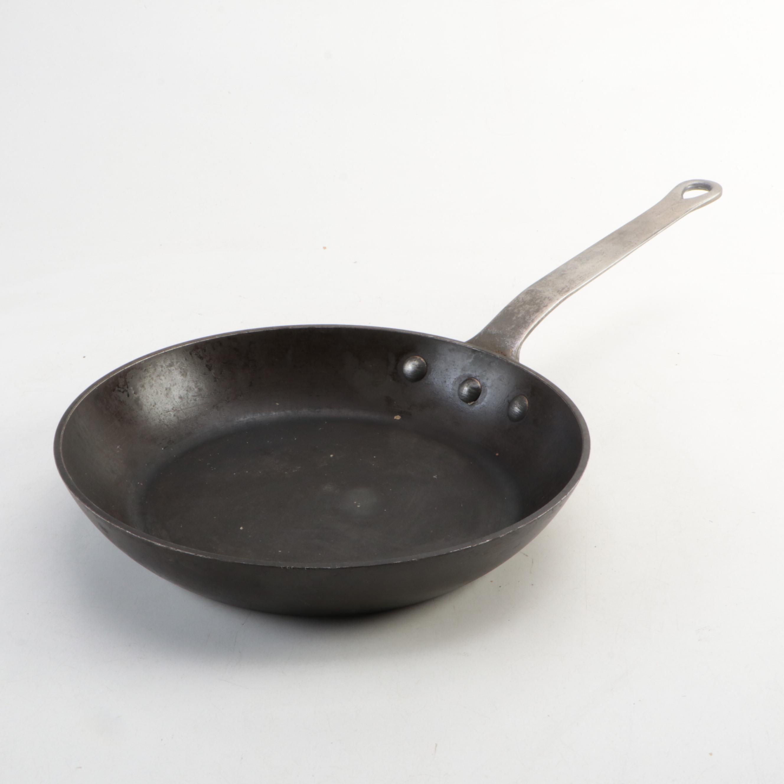 Magnalite Aluminum Skillet with Other Metal and Stoneware Cookware