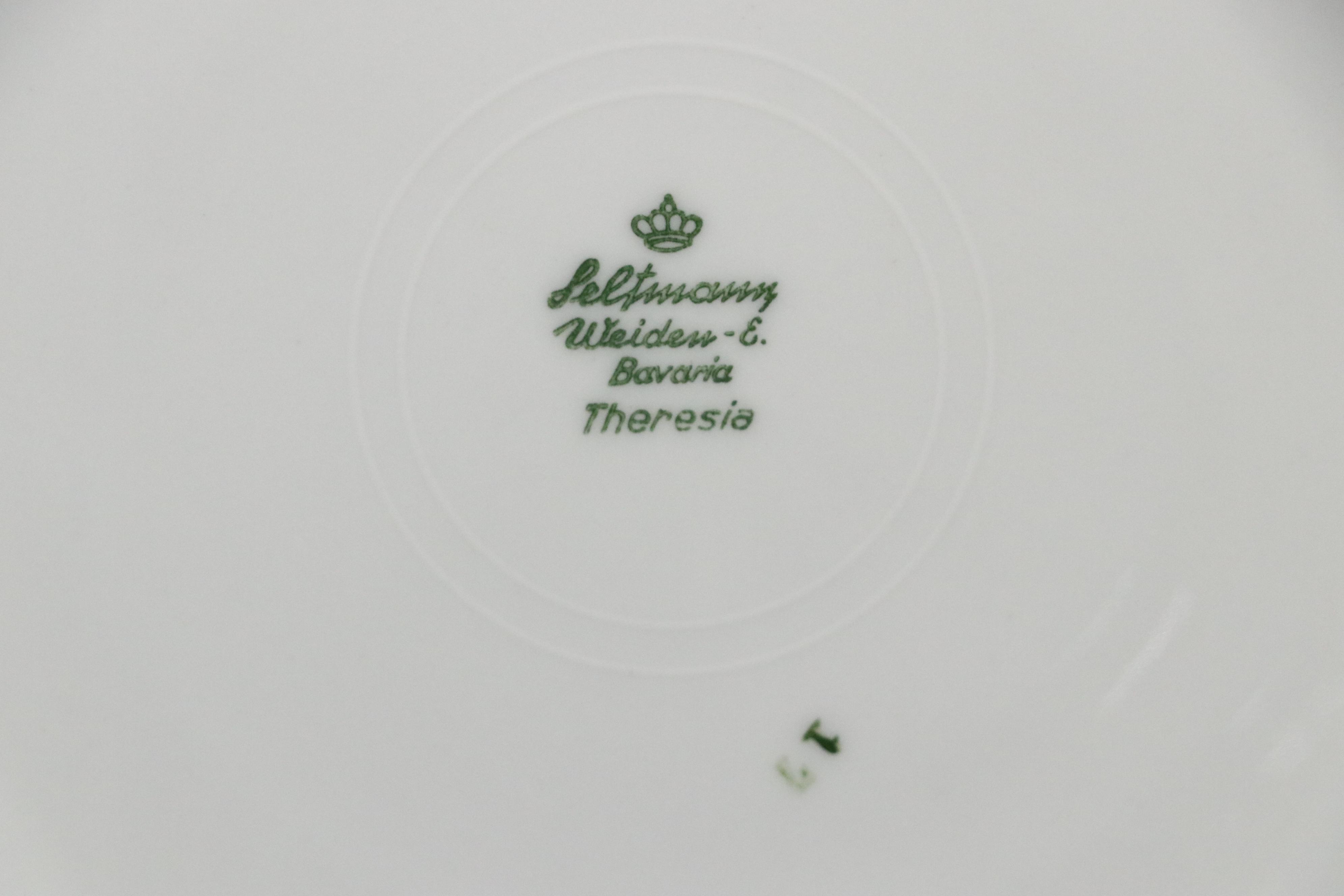 Bavarian Seltmann "State Gold" Porcelain Dinnerware, Mid-20th Century