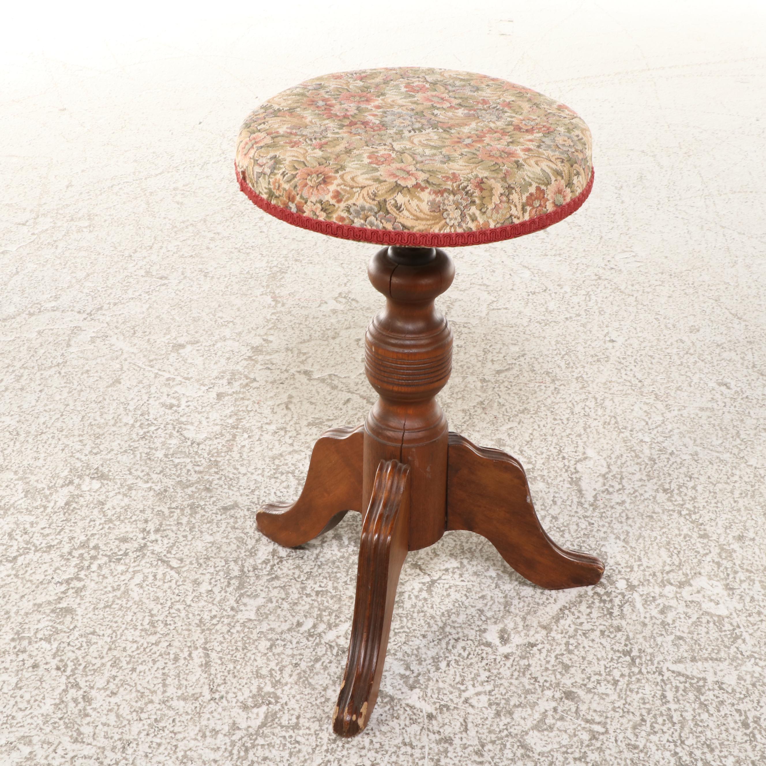 American Hepplewhite Style Mahogany Finish Leather Top Writing Desk