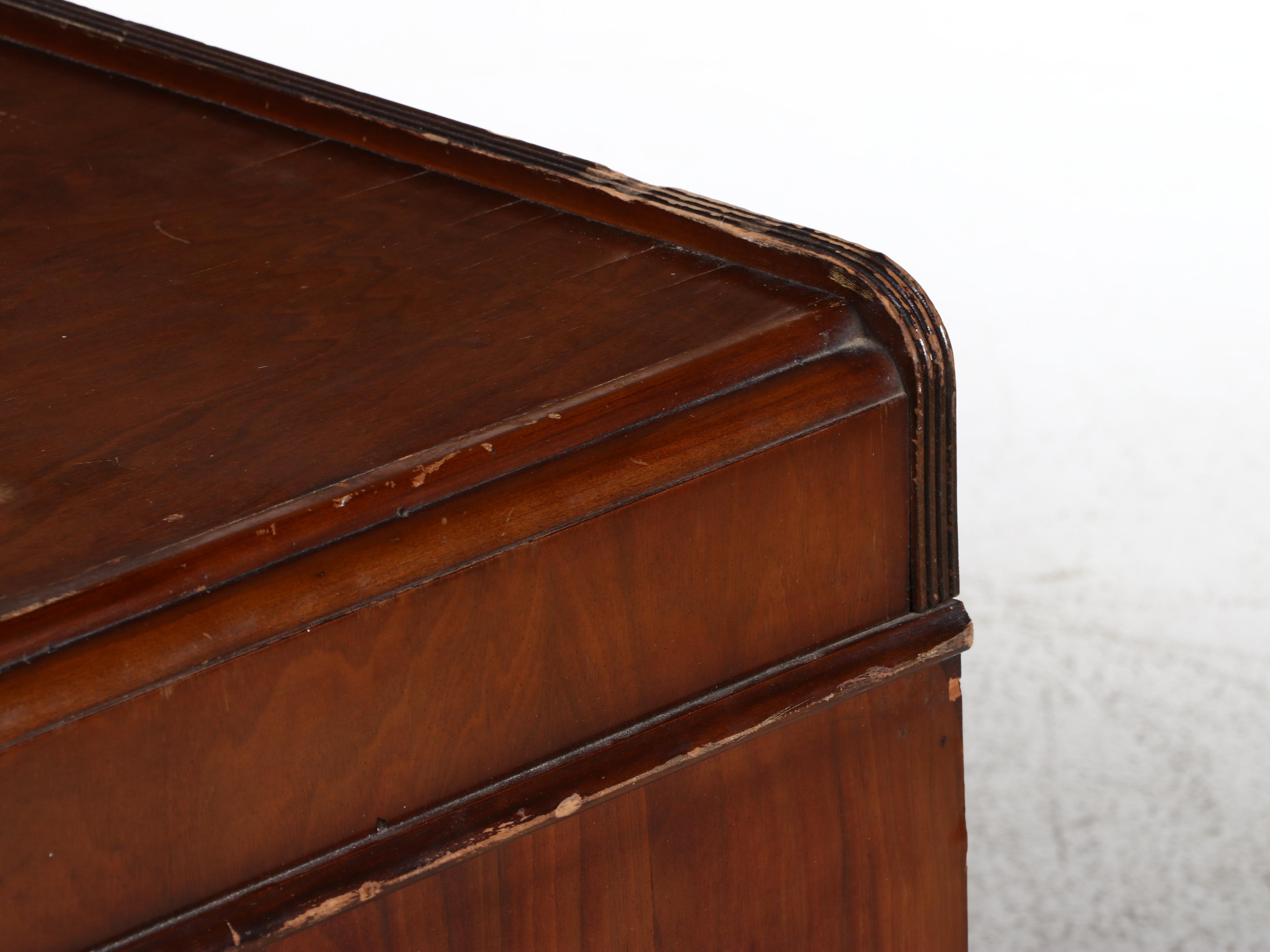 Ed. Roos Company Art Deco Waterfall Blanket Chest, Early 20th Century