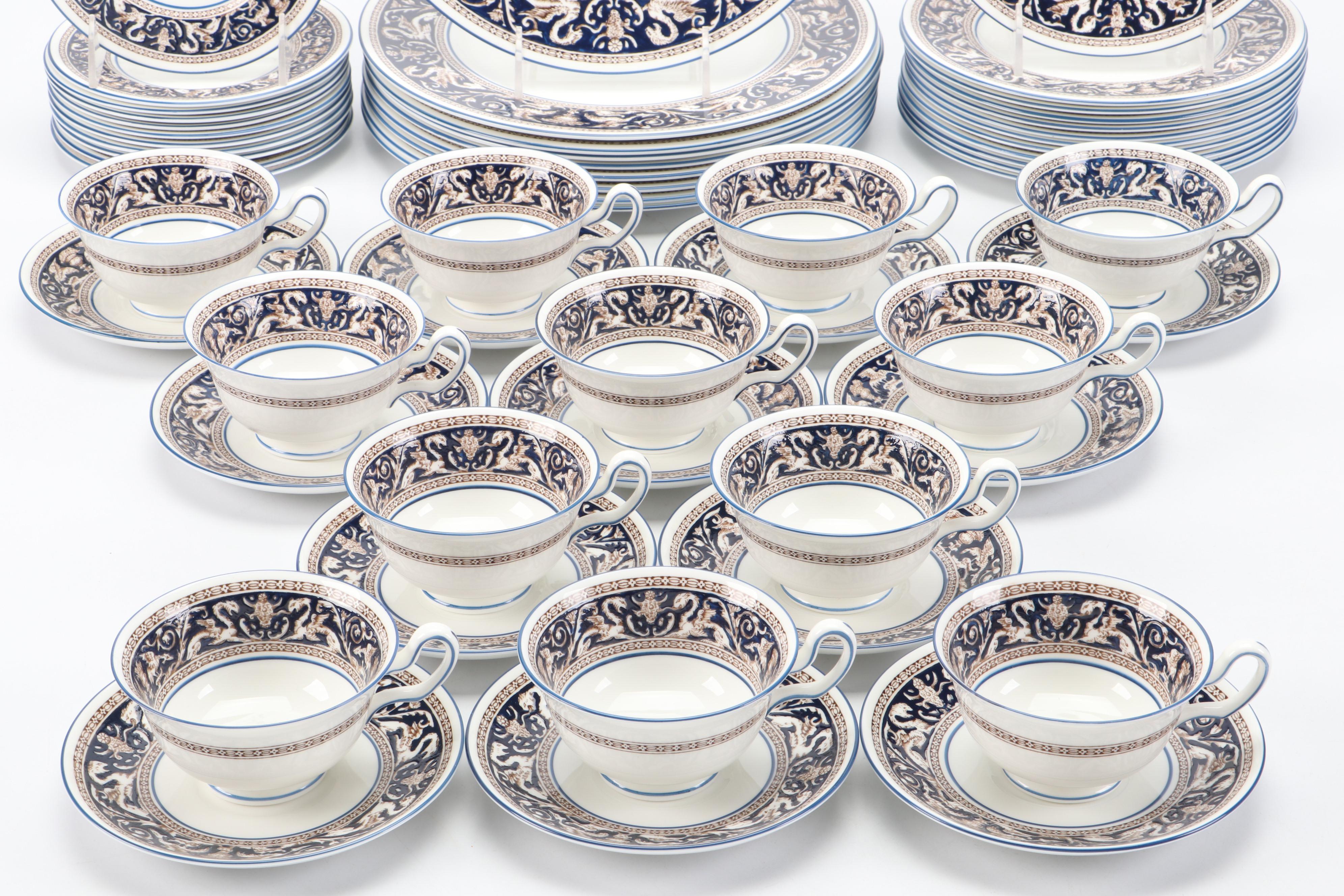 Wedgwood English Bone China "Florentine" Dinnerware, 20th Century