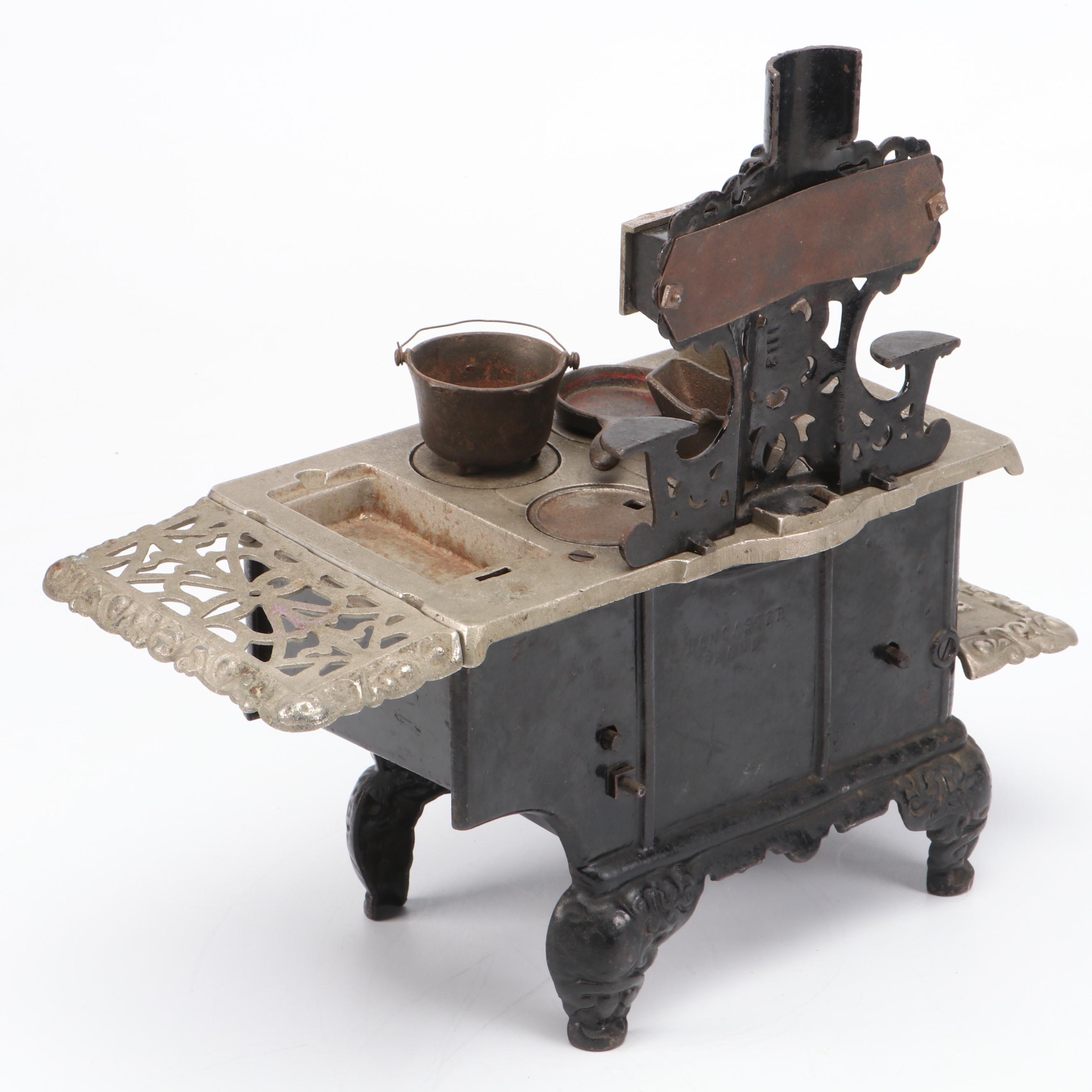 Lancaster "Eagle" Cast Iron Cast Iron Miniature Toy Stove, Early–Mid-20th C.