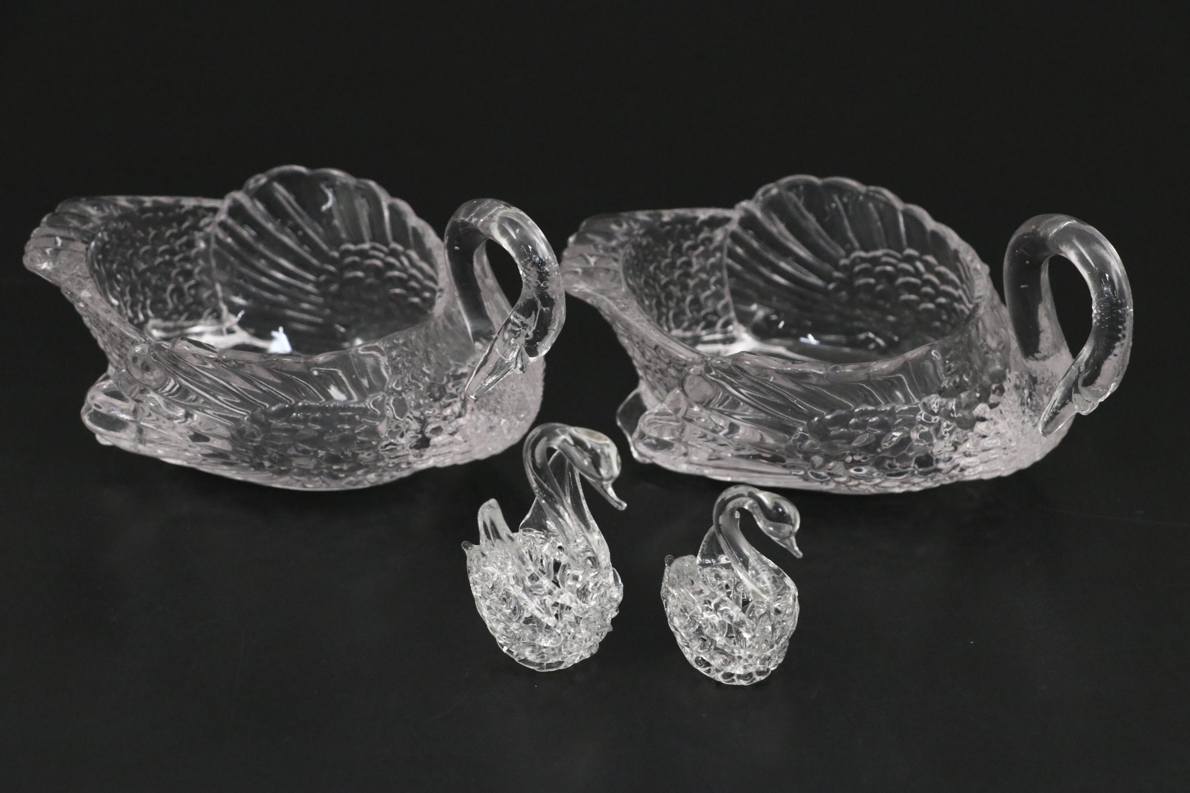 Cambridge "Cambridge Swans" Glass Bowl with Other Glass Swan Table Décor