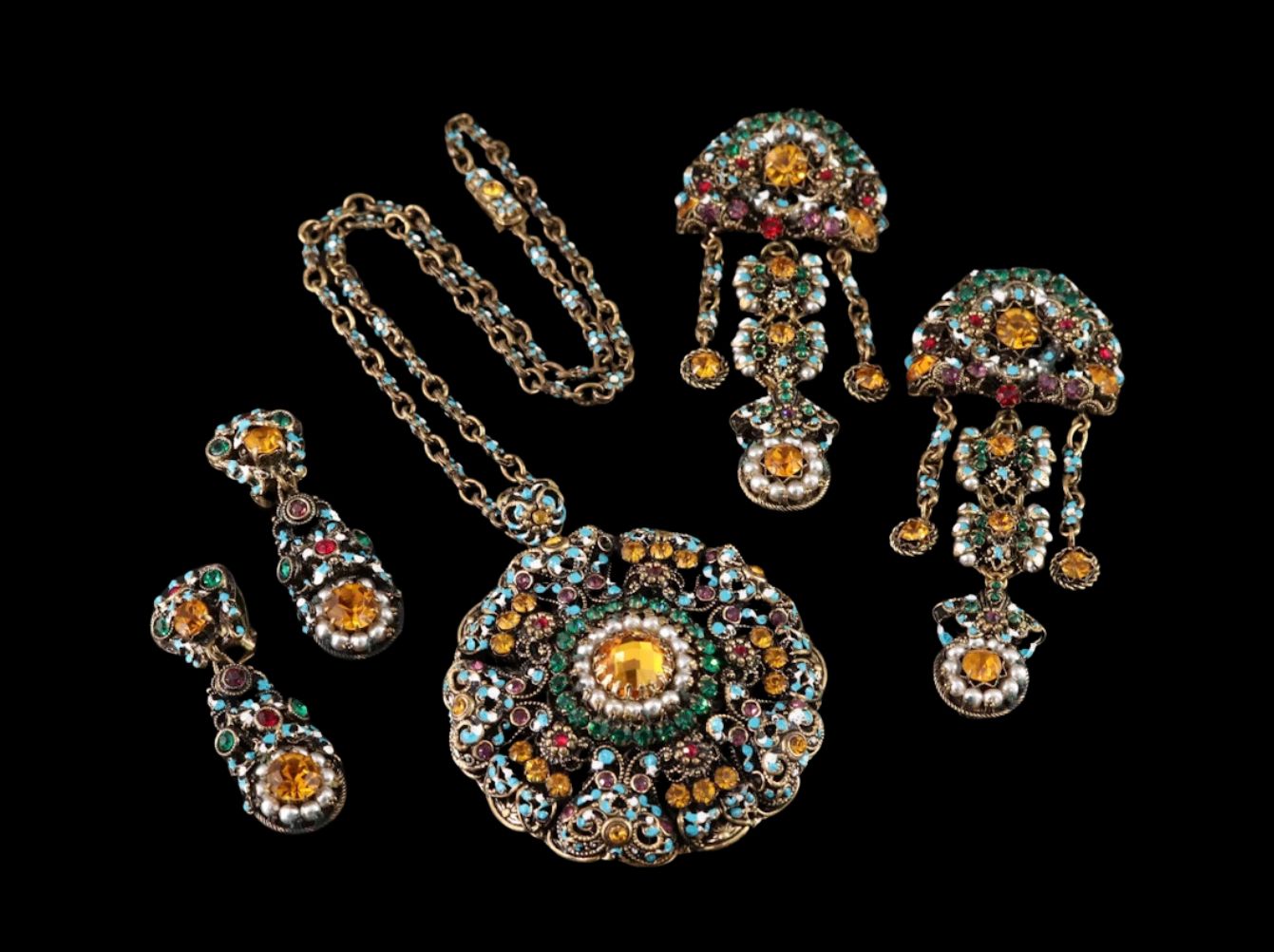 Vintage Fashion & Jewelry