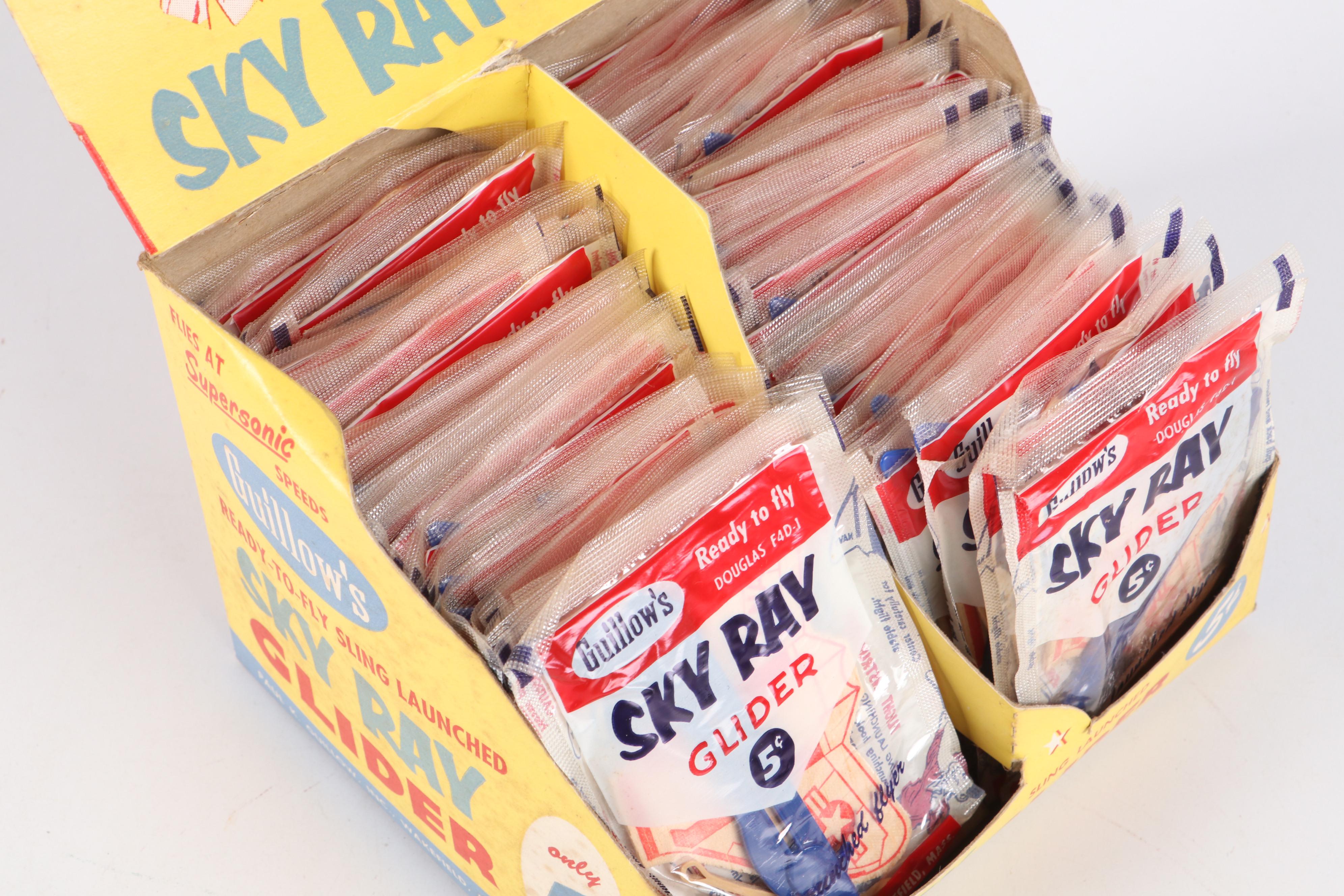 Guillow's Ready to Fly "Sky Ray Glider" Model Kits with Counter Display