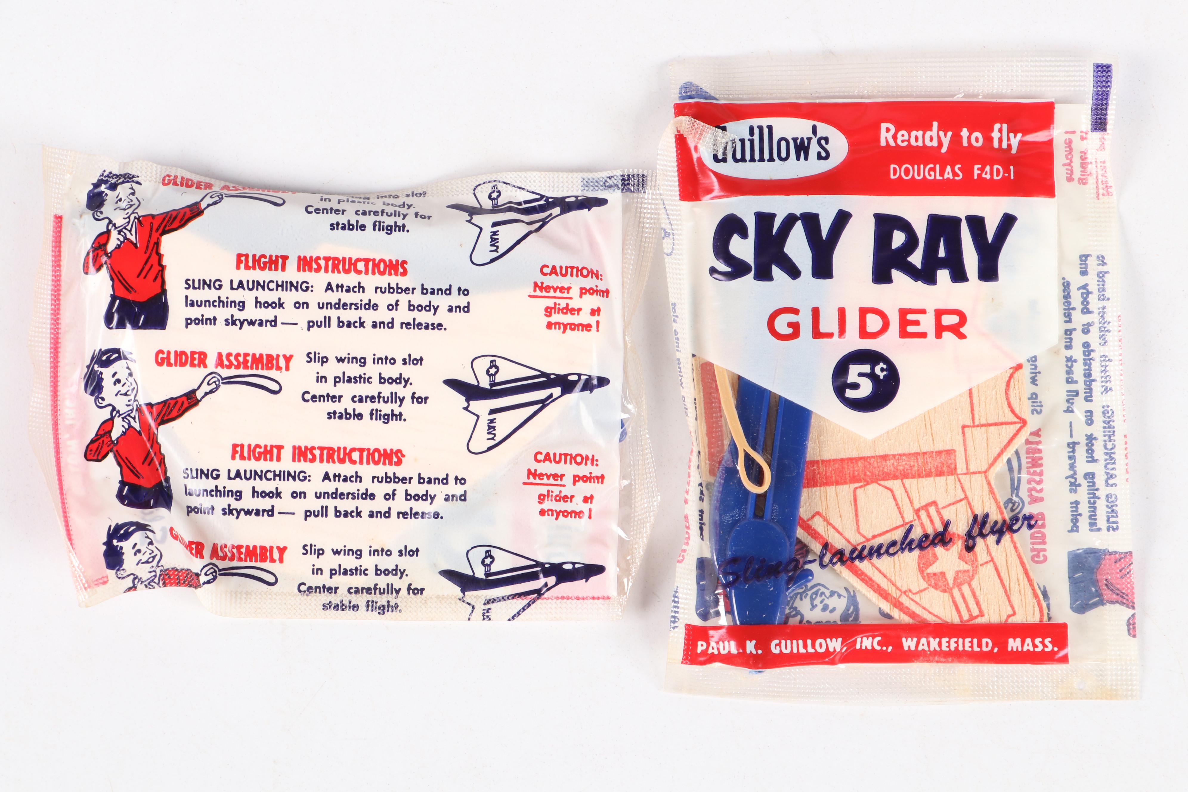Guillow's Ready to Fly "Sky Ray Glider" Model Kits with Counter Display