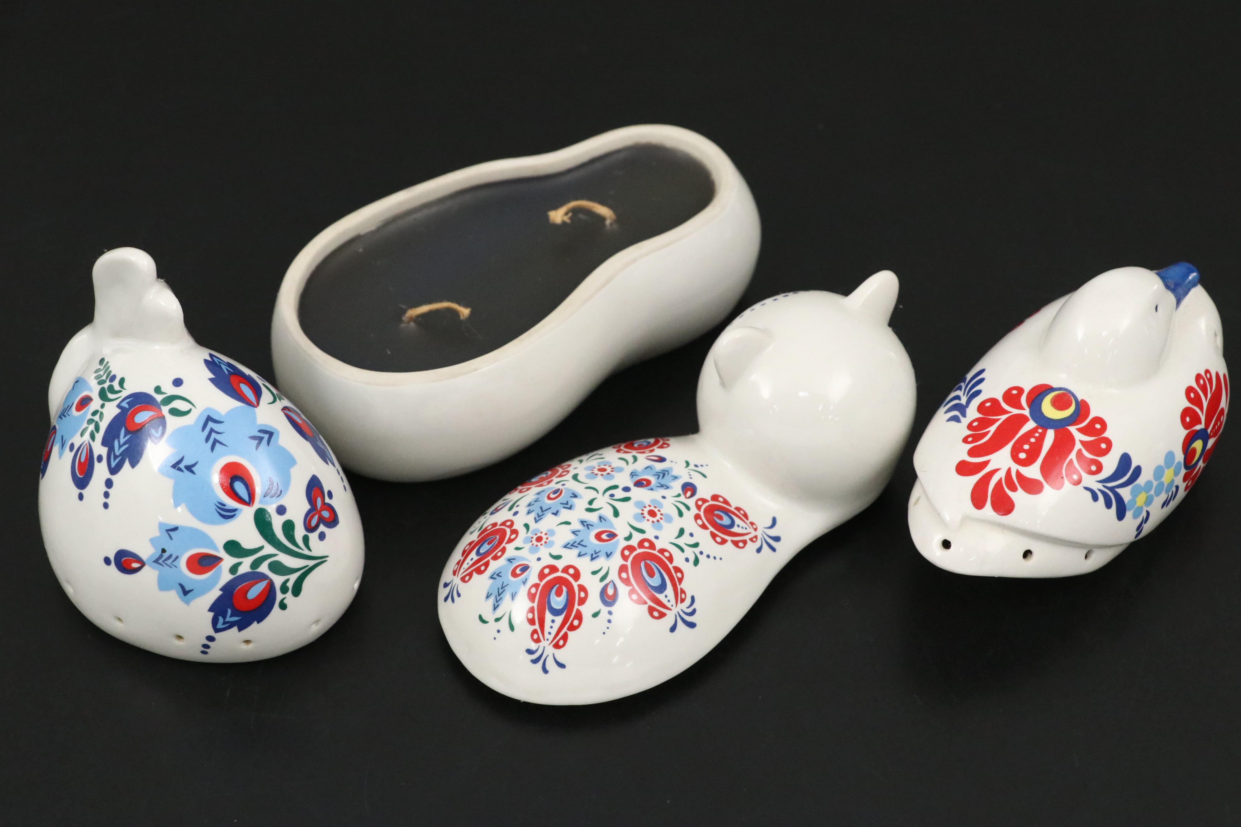 Elizabeth Arden Duck and Rabbit Shakers with Cat Lidded Candle Holder