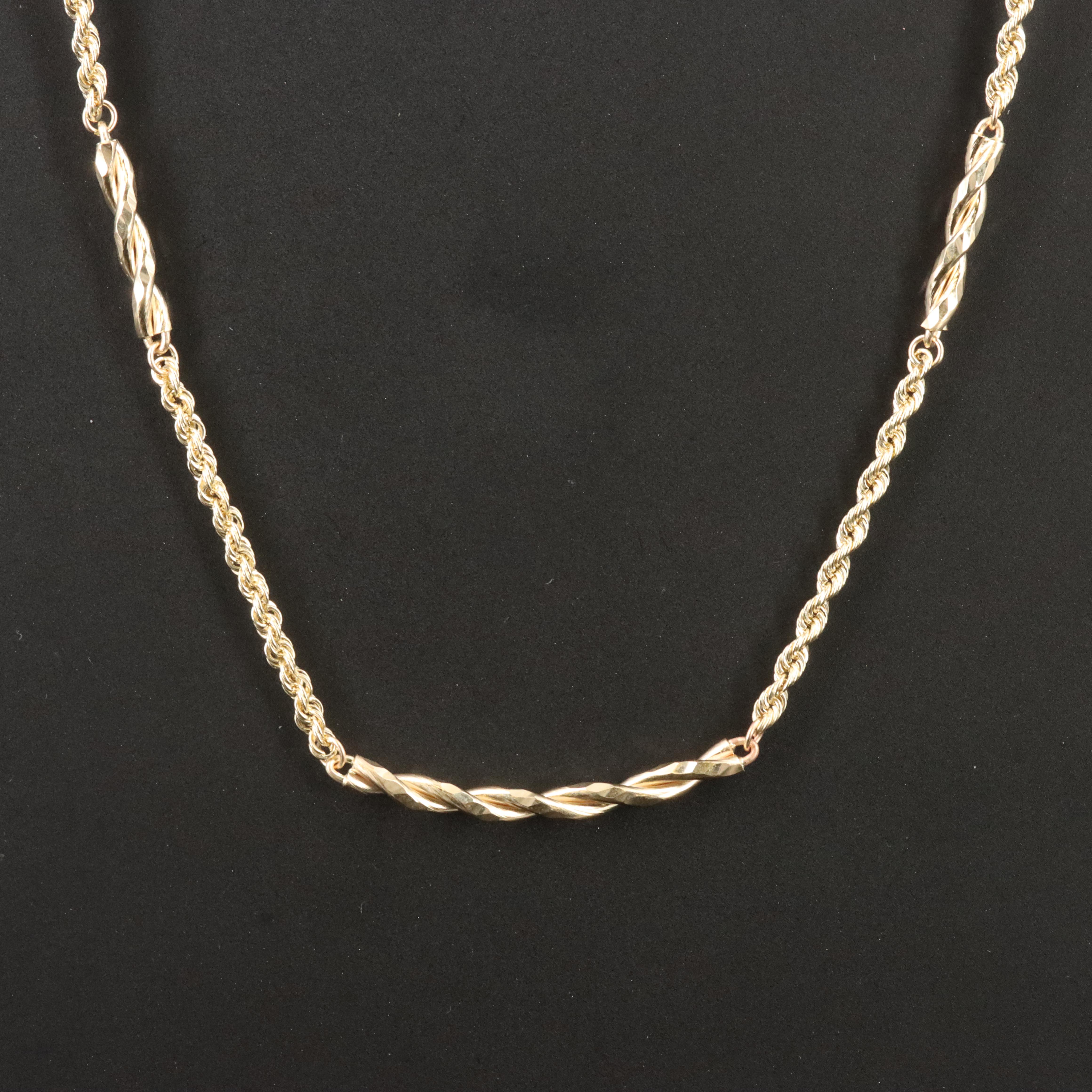 10K Rope Necklace with Twist Details