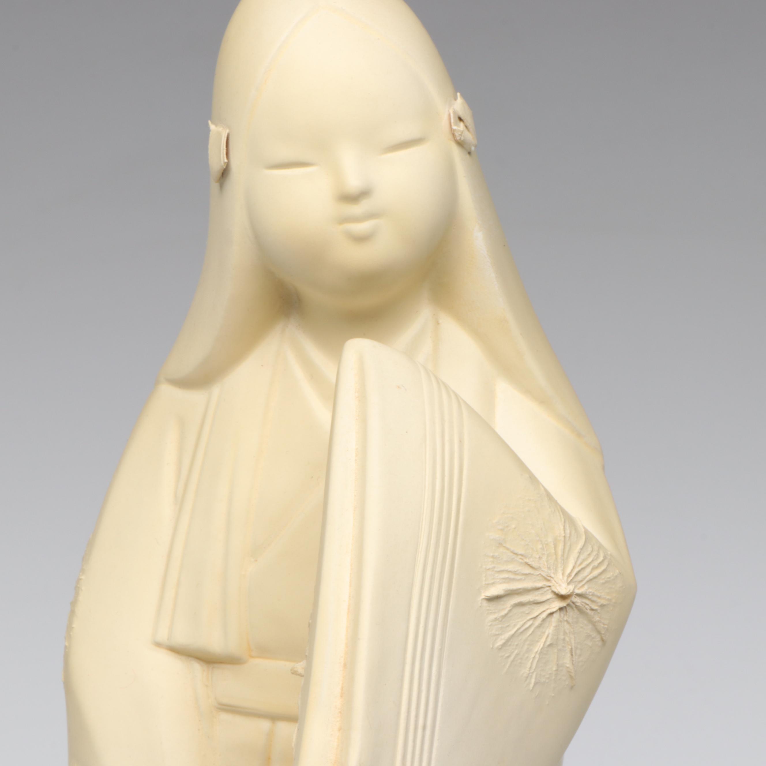 Red Roses Bone China Horse Plate with Hakata Mimasu and Other Figurine