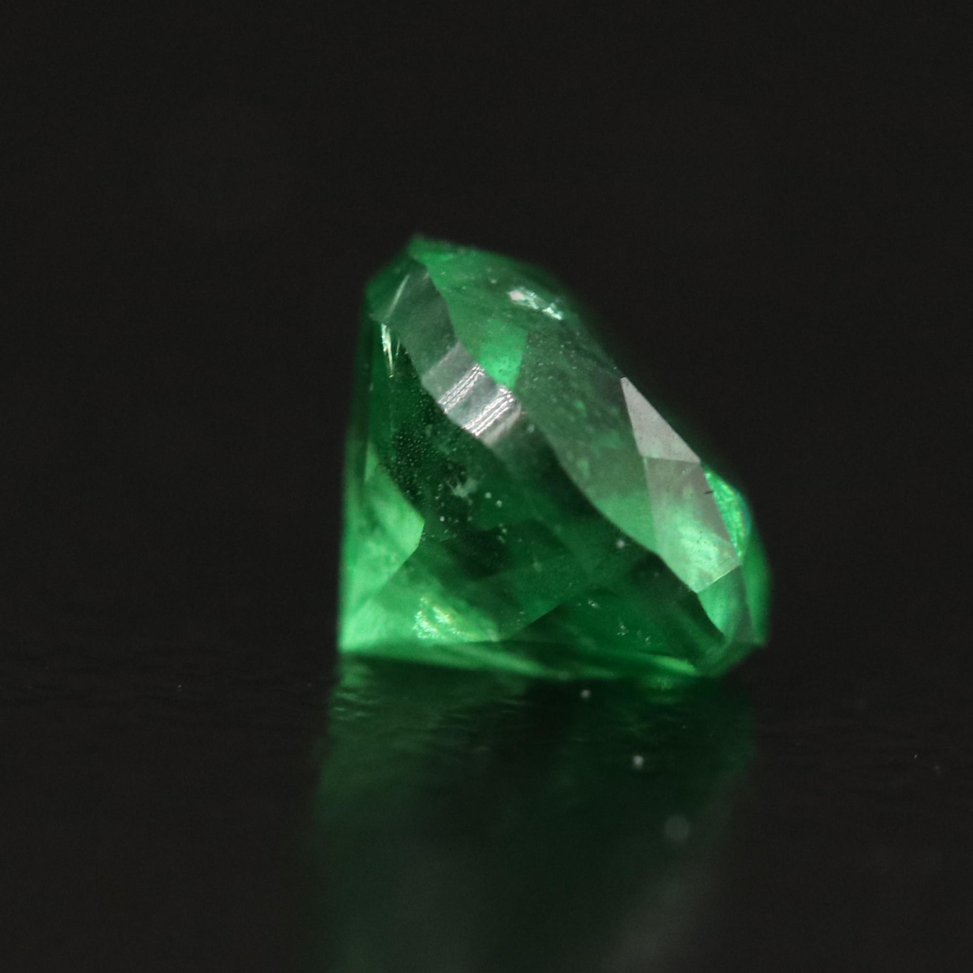 Loose 0.85 CT Tsavorite